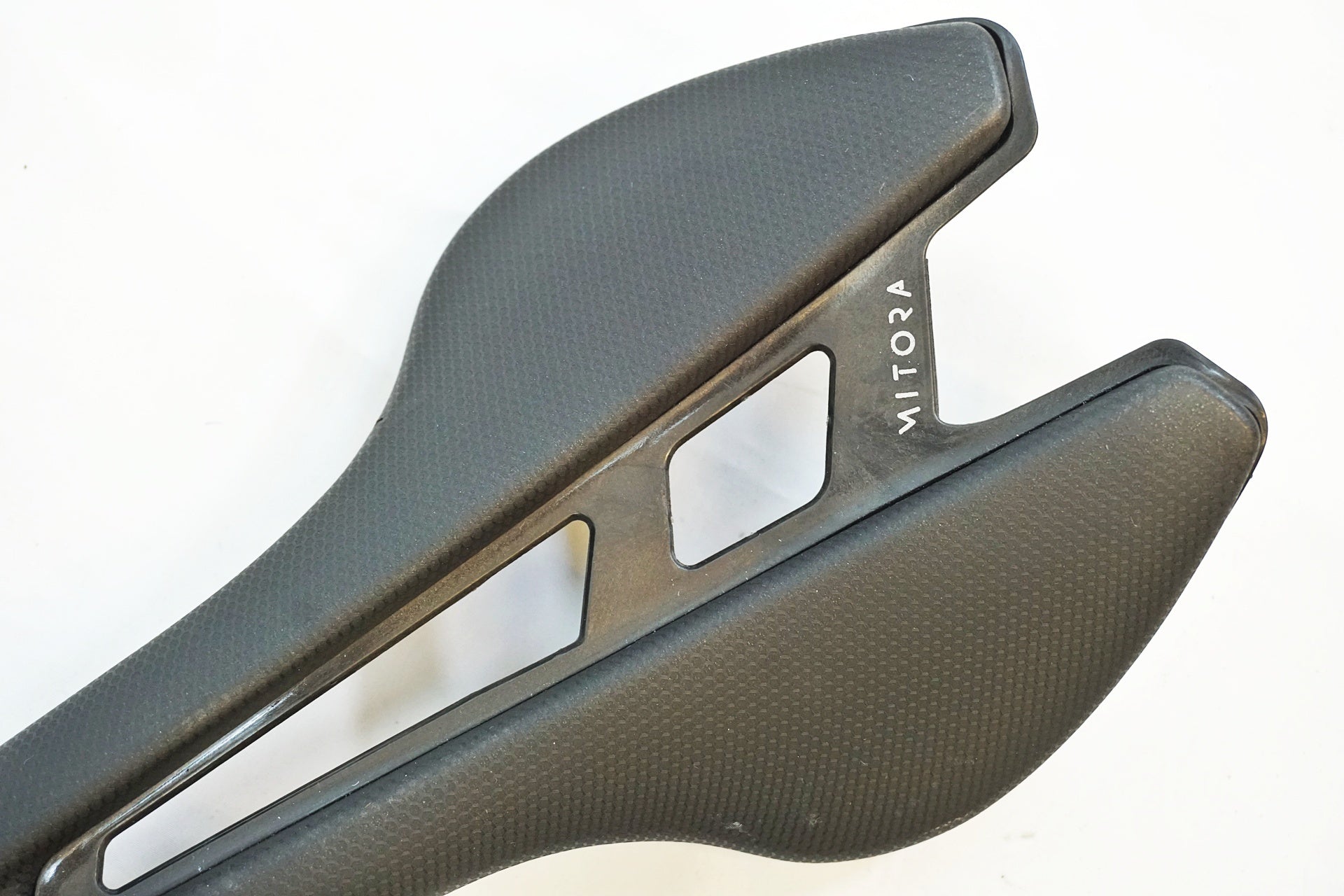 VELOMANN 「ヴェロマーン」 MITORA139 サドル / 有明ガーデン店