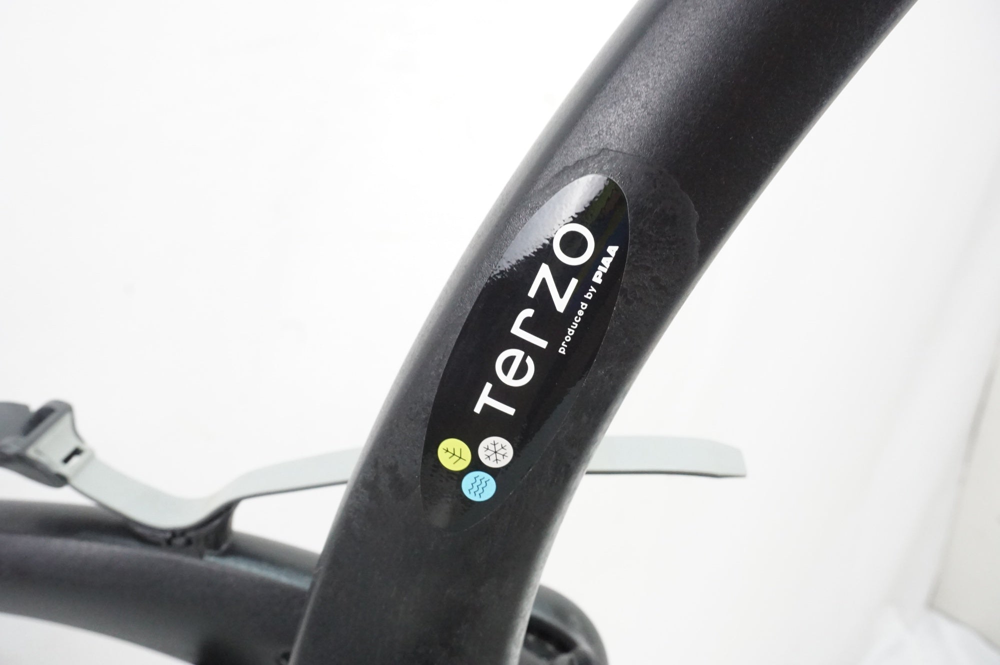 TERZO 「テルッツォ」 SARIS EC16 車載キャリア / 大宮店