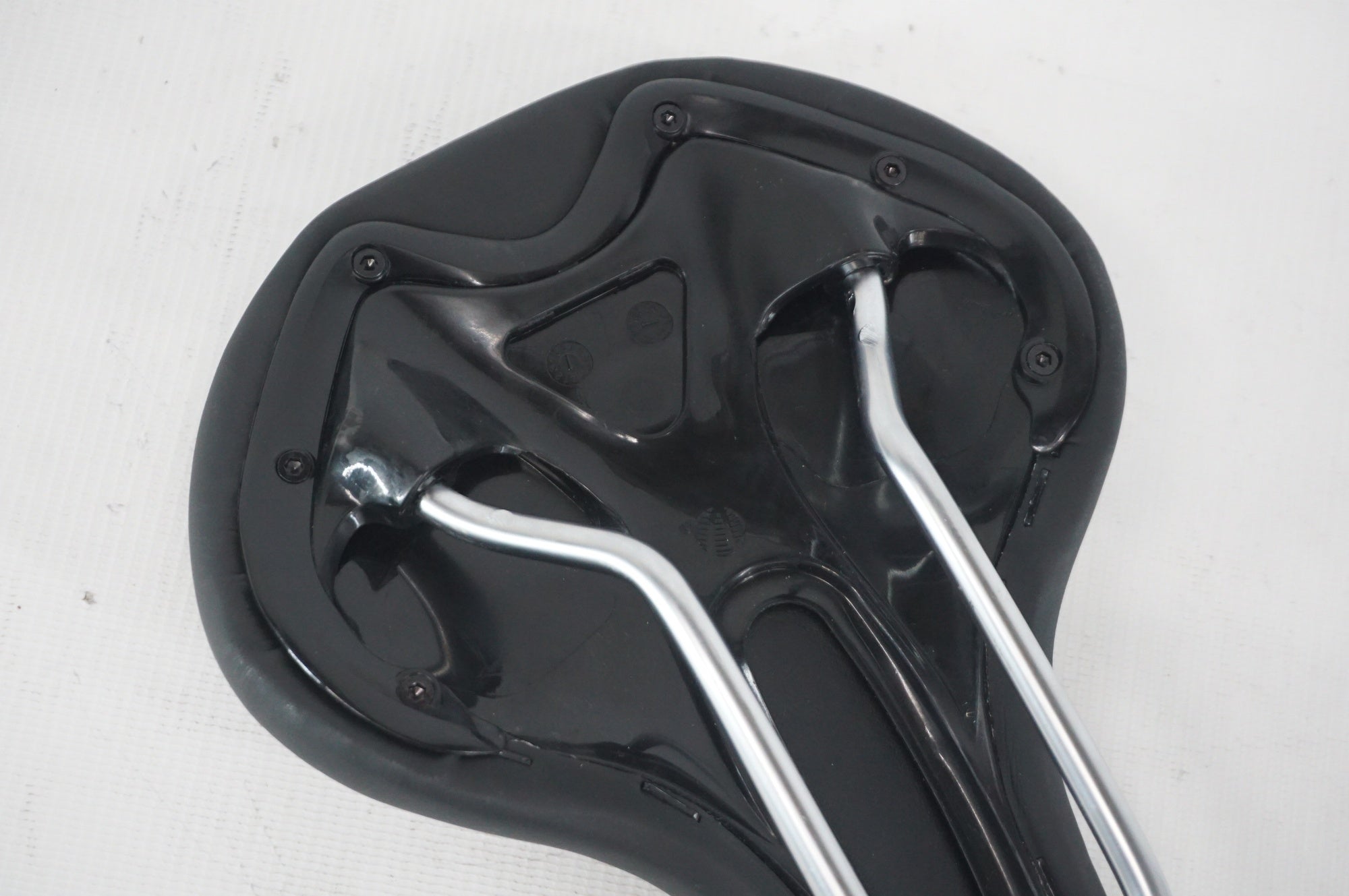 NOGUCHI 「ノグチ」 VL-4333 スポーツ車用 サドル / 阪急塚口店