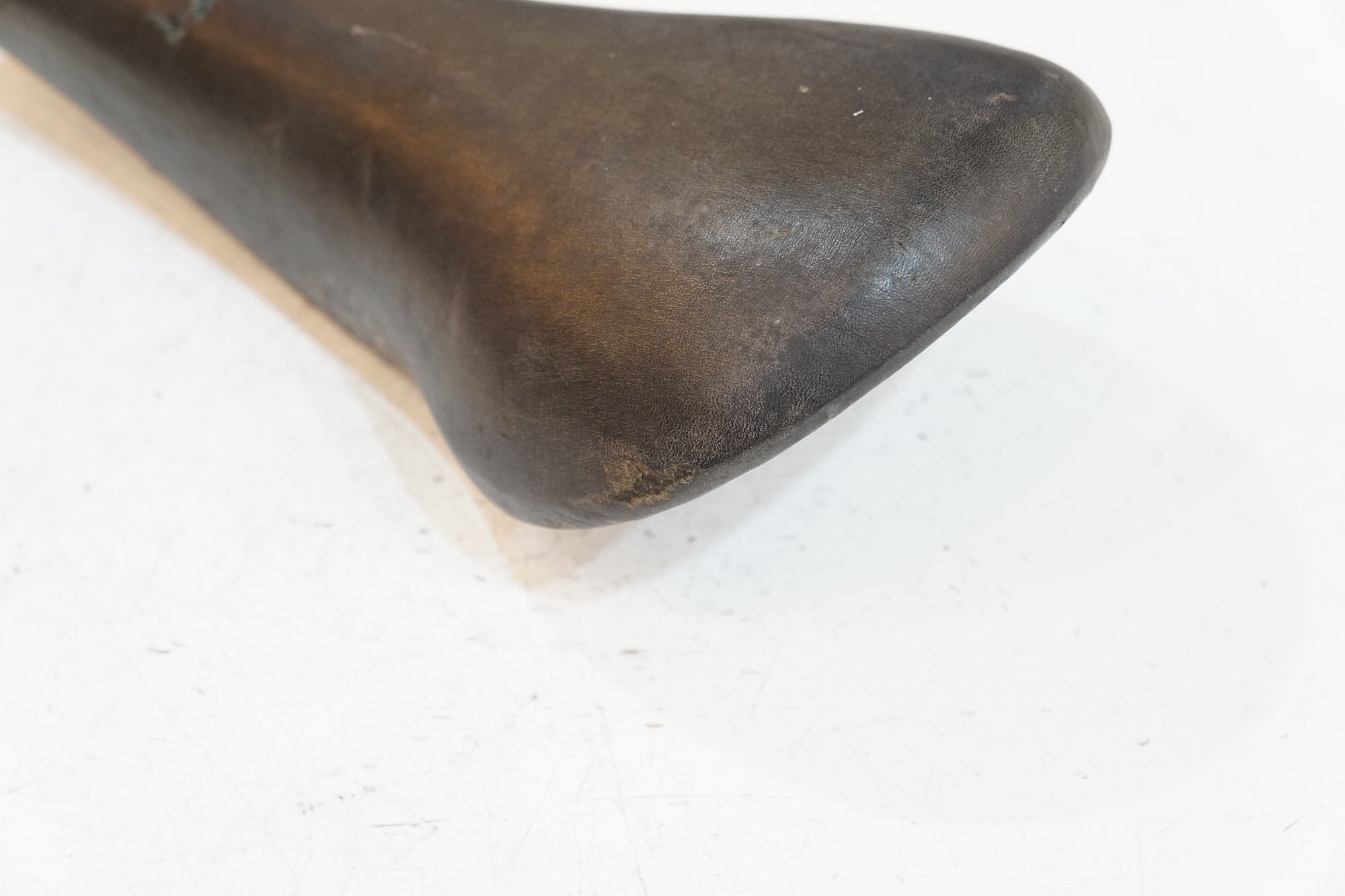 FUJITA 「フジタ」 SEAMLESS サドル / バイチャリ浦和ベース