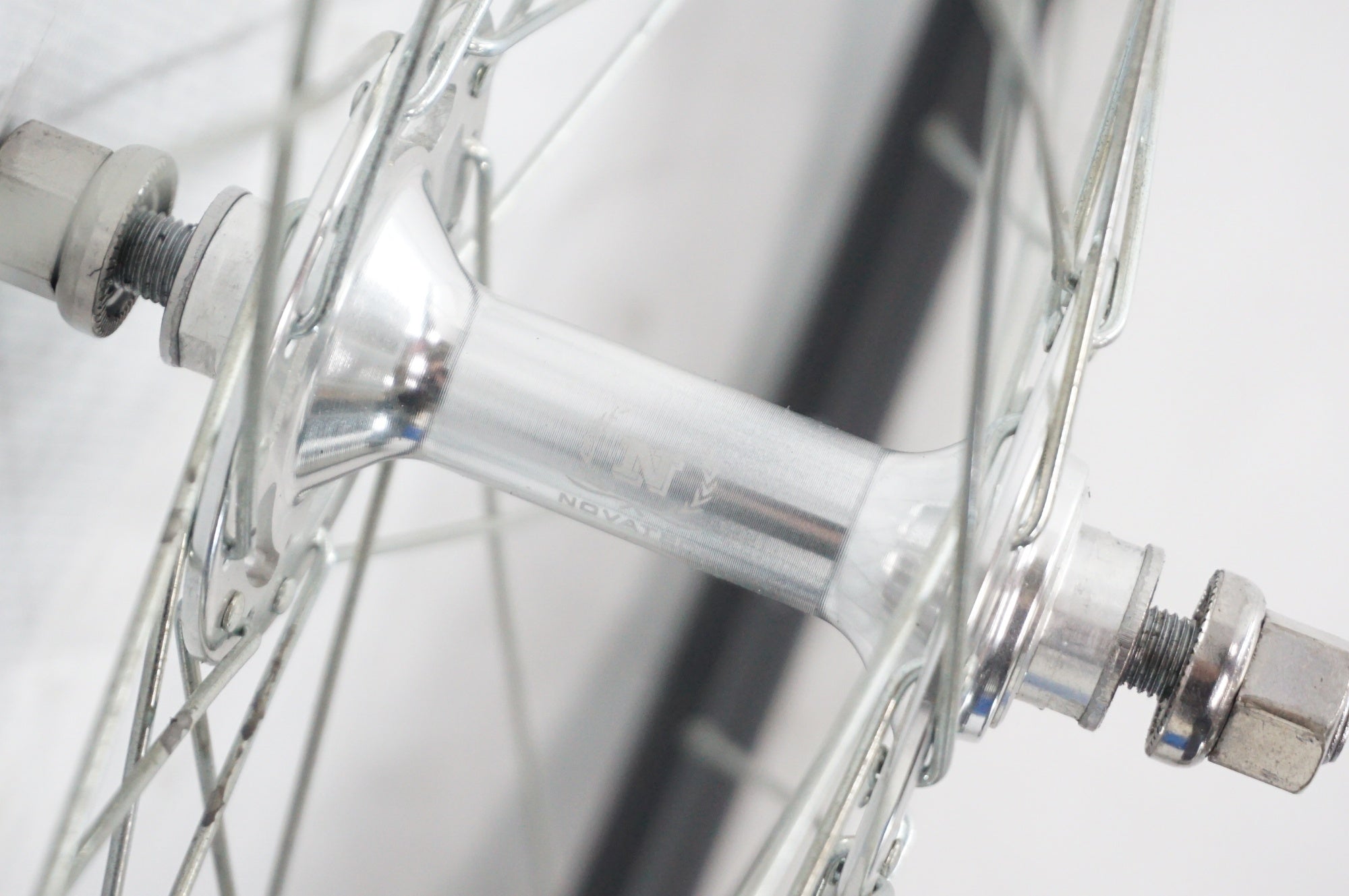 H PLUS SON 「エイチプラスサン」 リム NOVATEC ハブ シングル ホイールセット / 阪急塚口店