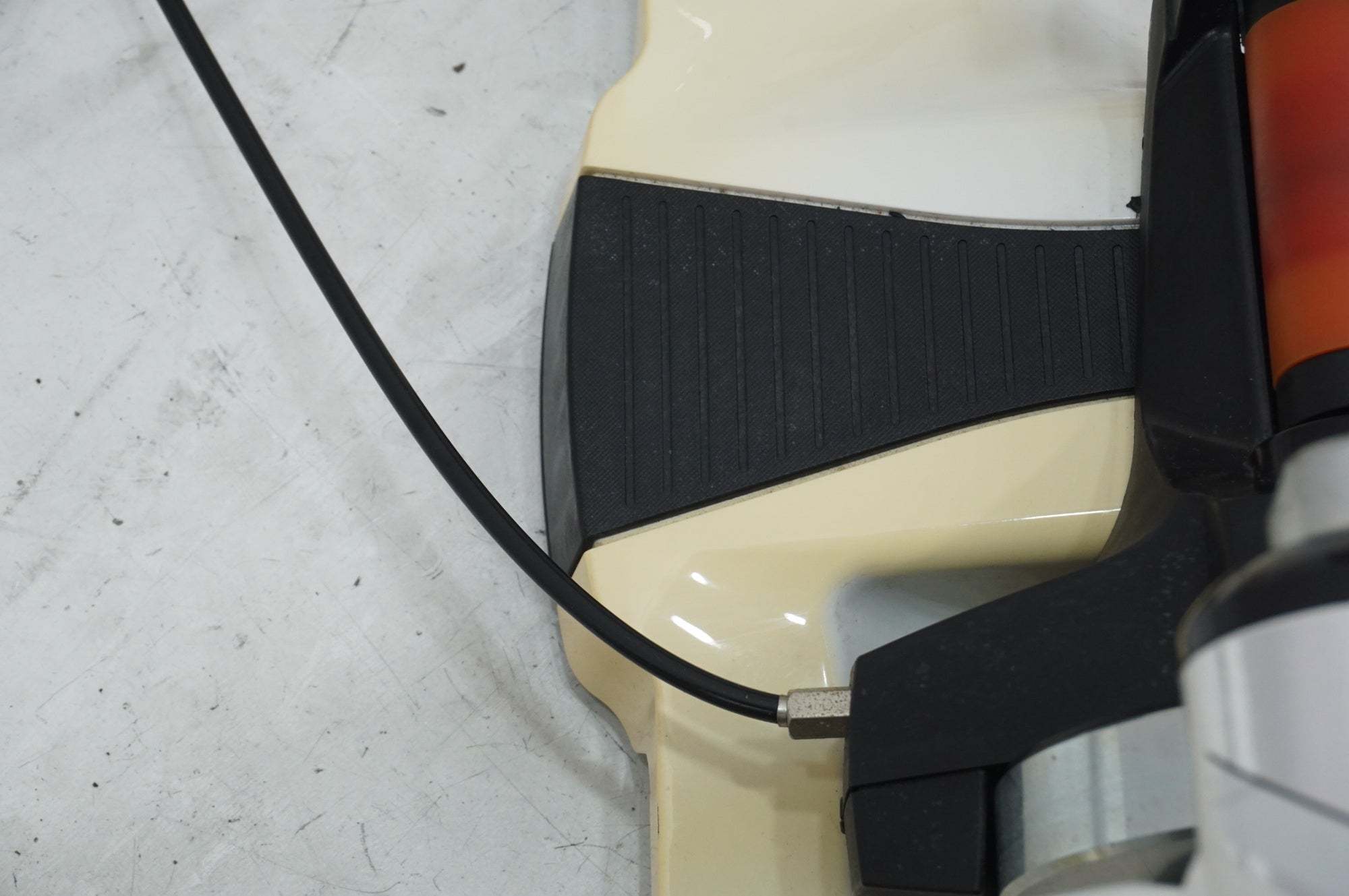 ELITE 「エリート」 QUBO POWER MAG サイクルトレーナー / 大宮店