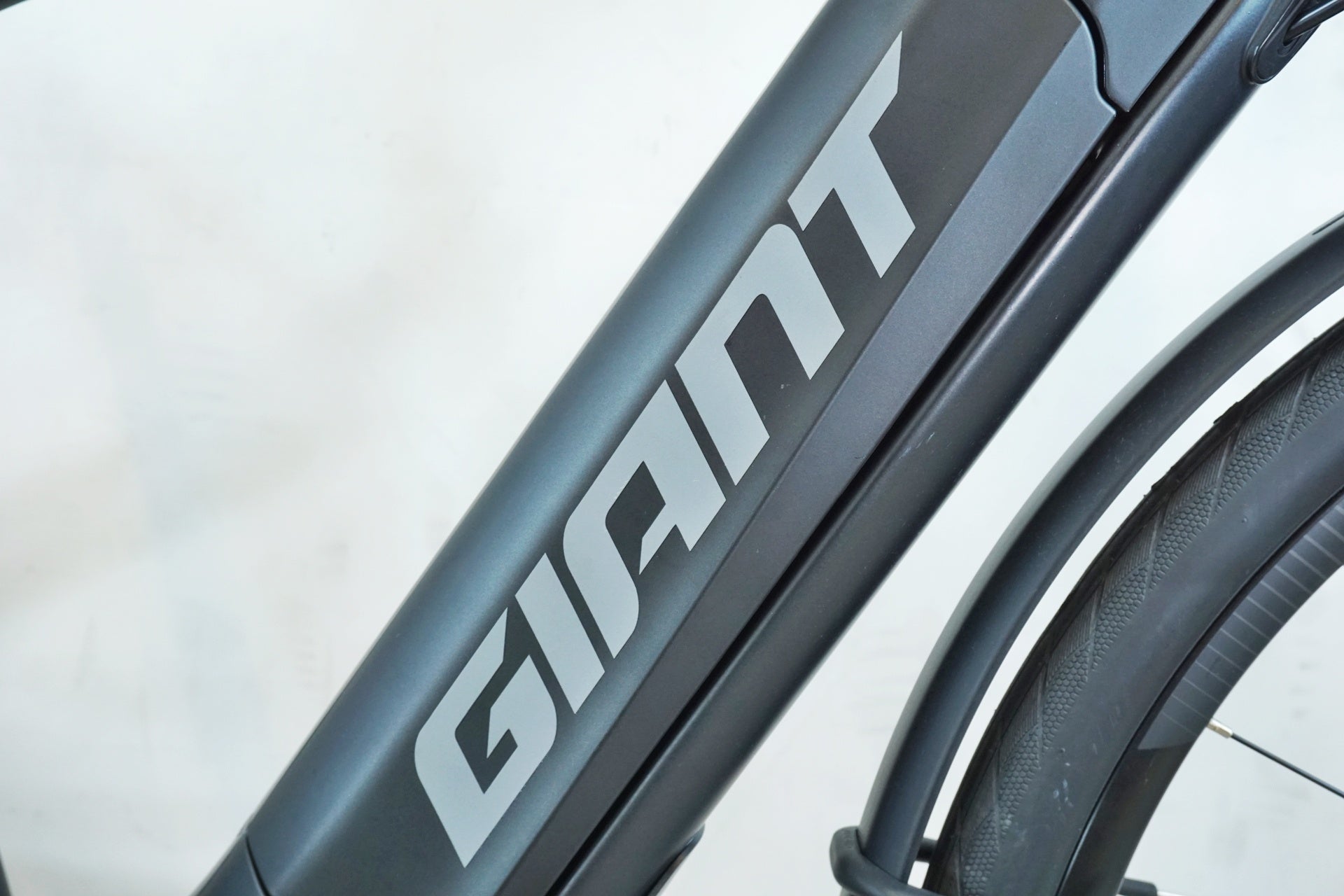 GIANT 「ジャイアント」 ESCAPE R E+ 2023年モデル E-BIKE / 有明ガーデン店