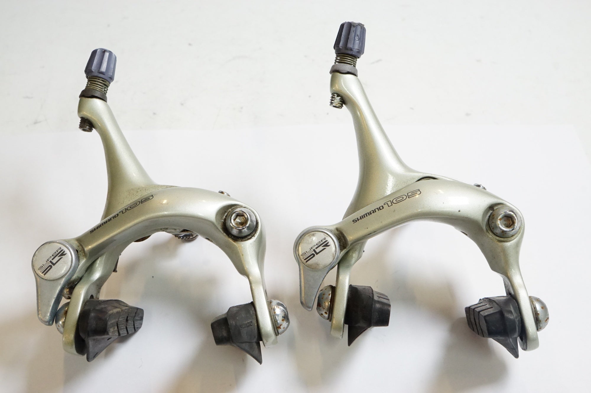 Shimano 105 BR-1055 キャリパーブレーキ 未使用 SHIMANO 「シマノ」 105 BR-1055 キャリパーブレーキセット