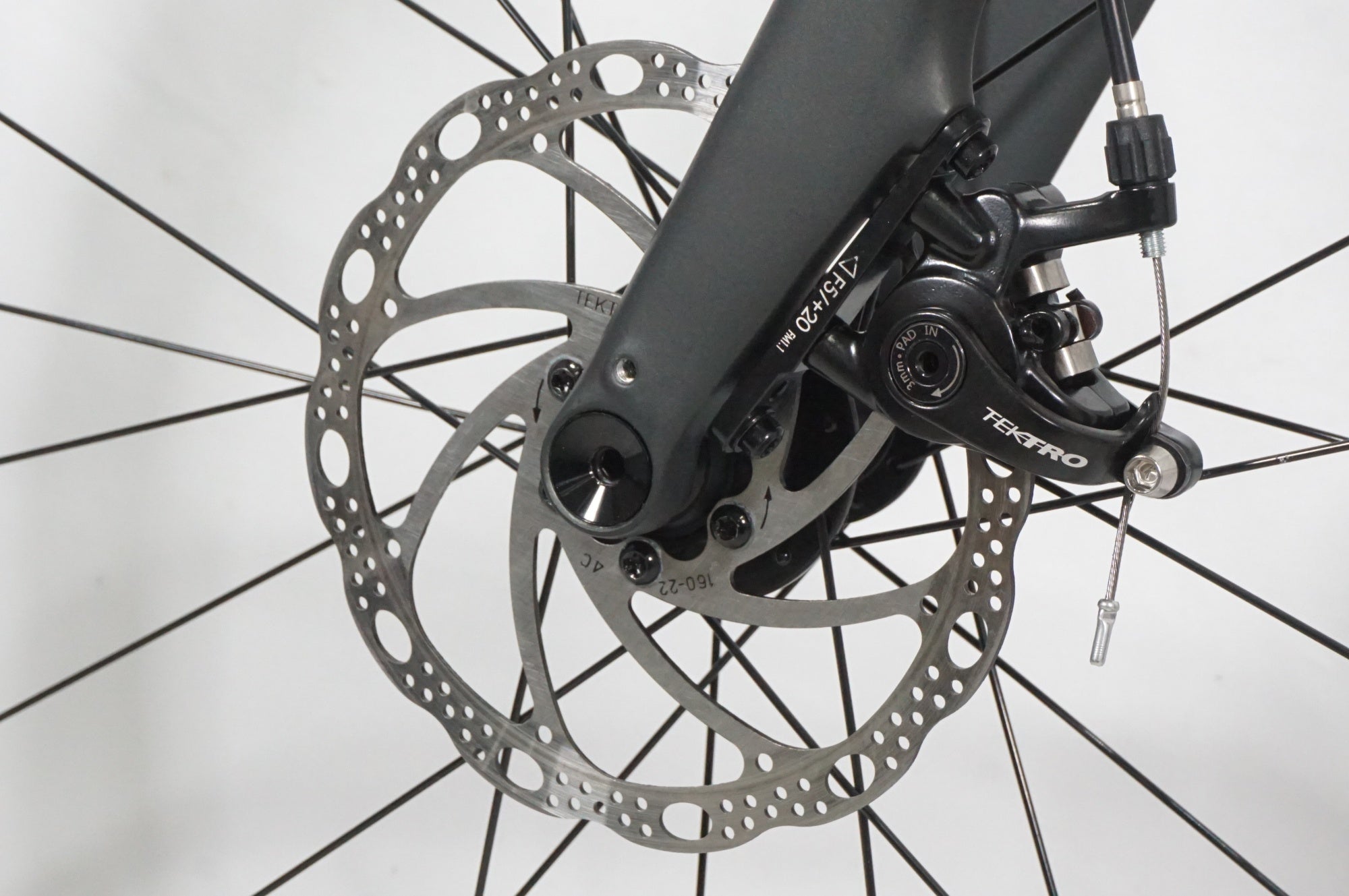 TREK 「トレック」 DOMANE AL 2 GEN 4 2024年モデル ロードバイク / AKIBA店