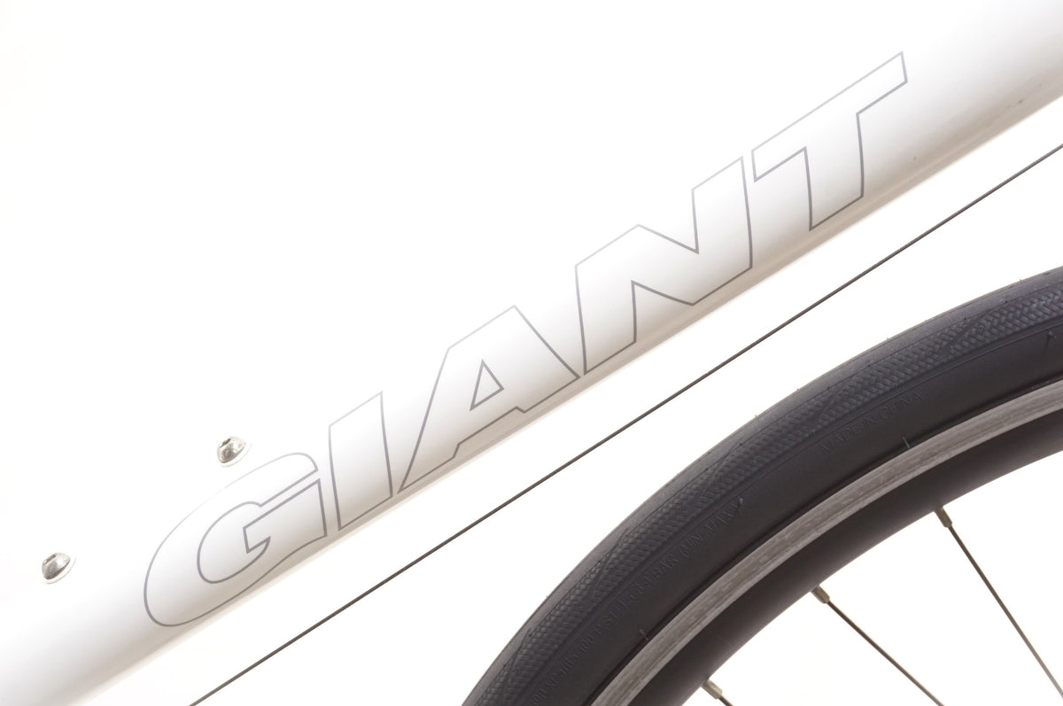 GIANT 「ジャイアント」 ESCAPE R3 2010年モデル クロスバイク / 中目黒店