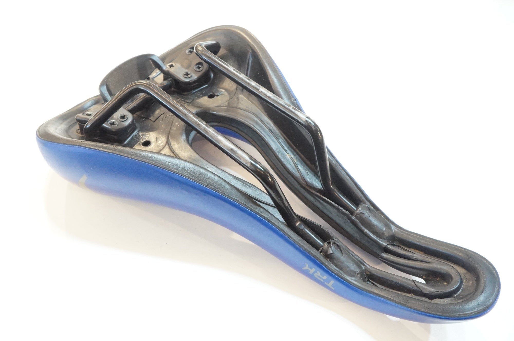 SELLE SMP 「セラエスエムピー」 TRK サドル / 浦和ベース