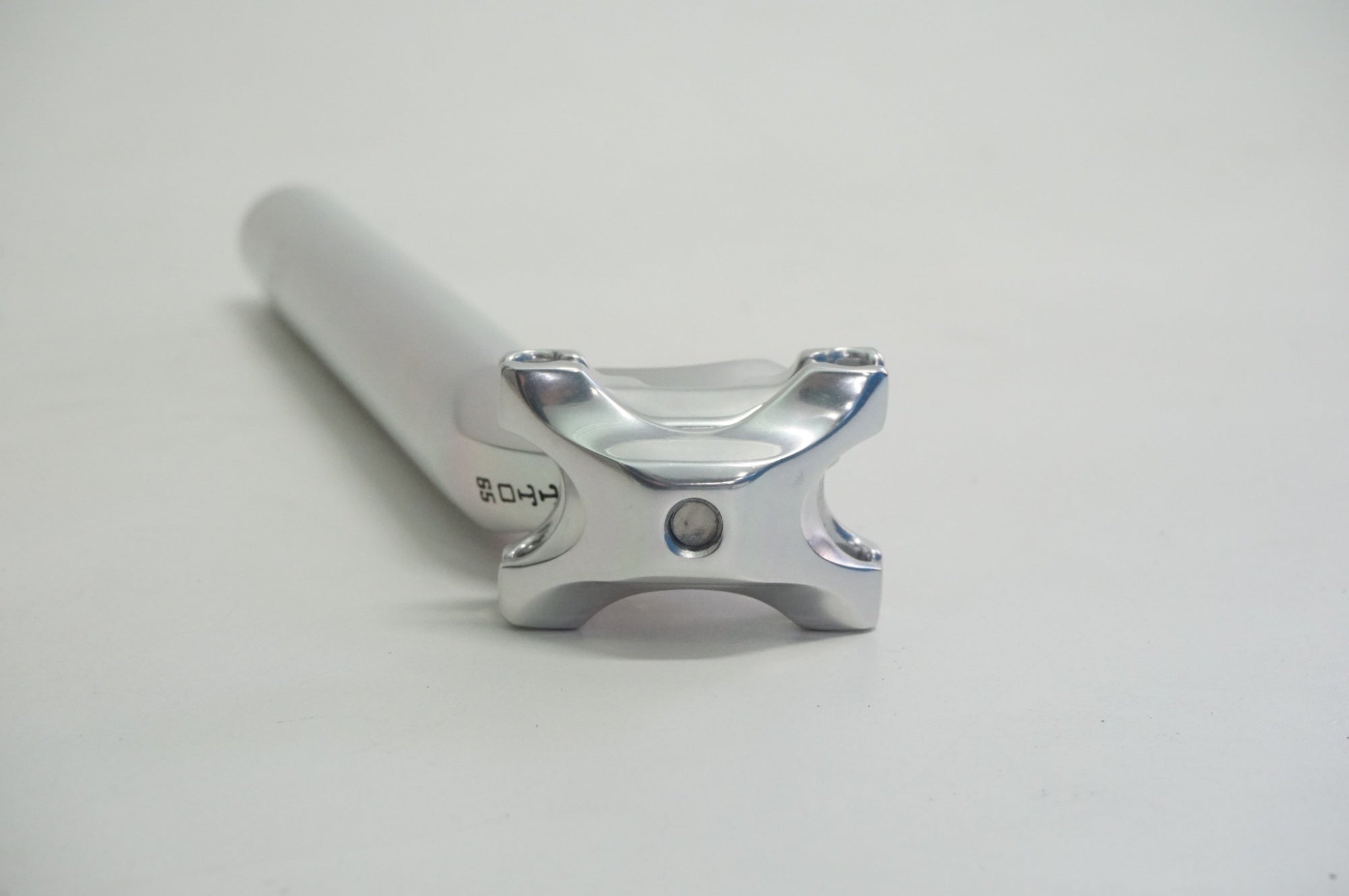 NITTO 「ニットー」 65 φ27.2 250mm シートポスト / 福岡店