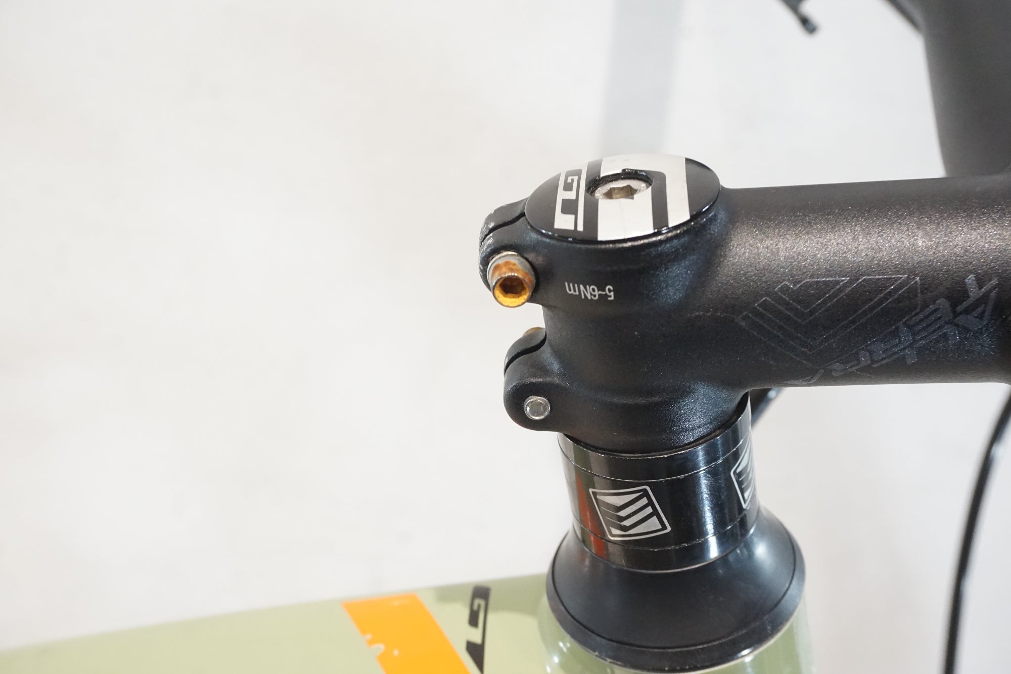 GT 「ジーティー」 AVALANCHE ELITE 2022年モデル マウンテンバイク / 横浜戸塚店