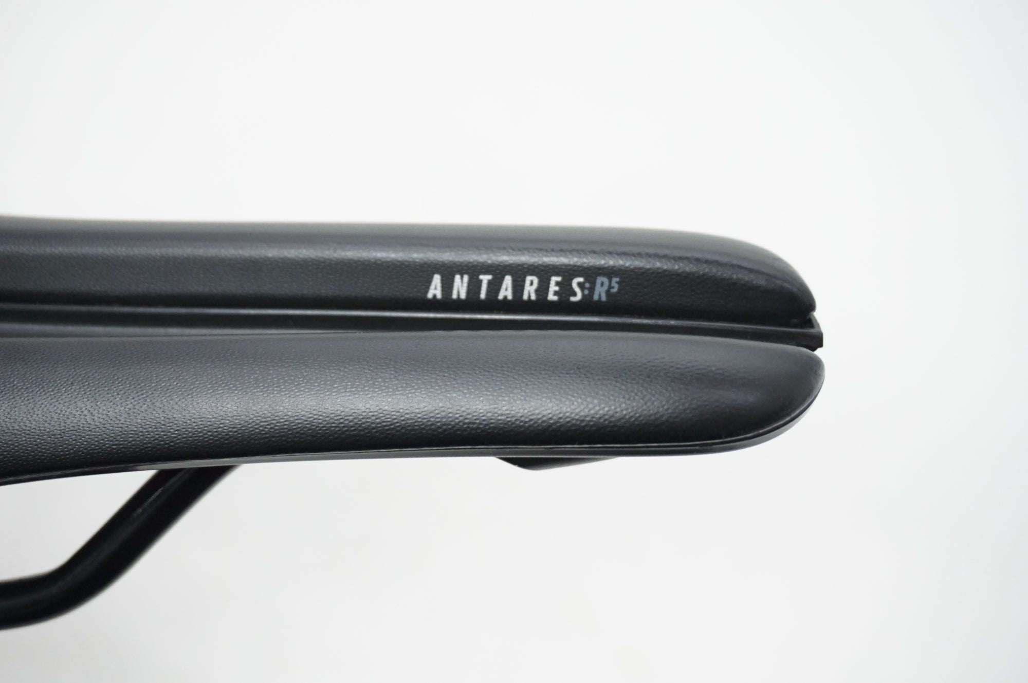 FIZIK 「フィジーク」 ANTARES R5 サドル / 川越店