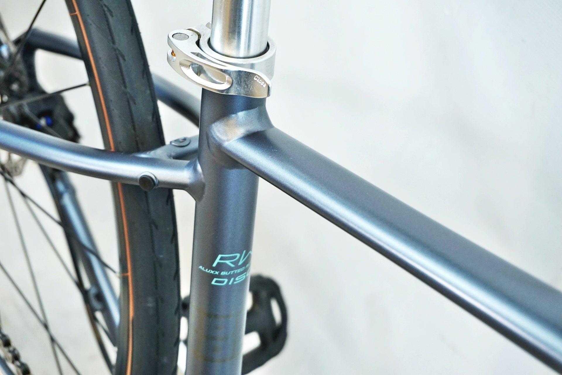 GIANT 「ジャイアント」 ESCAPE R W DISC 2022年モデル クロスバイク / 有明ガーデン店