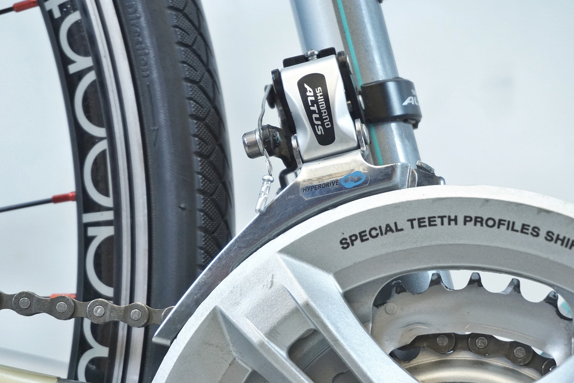 BIANCHI 「ビアンキ」 CAMALEONTE SPORT DUE 2013年モデル クロスバイク / 有明ガーデン店