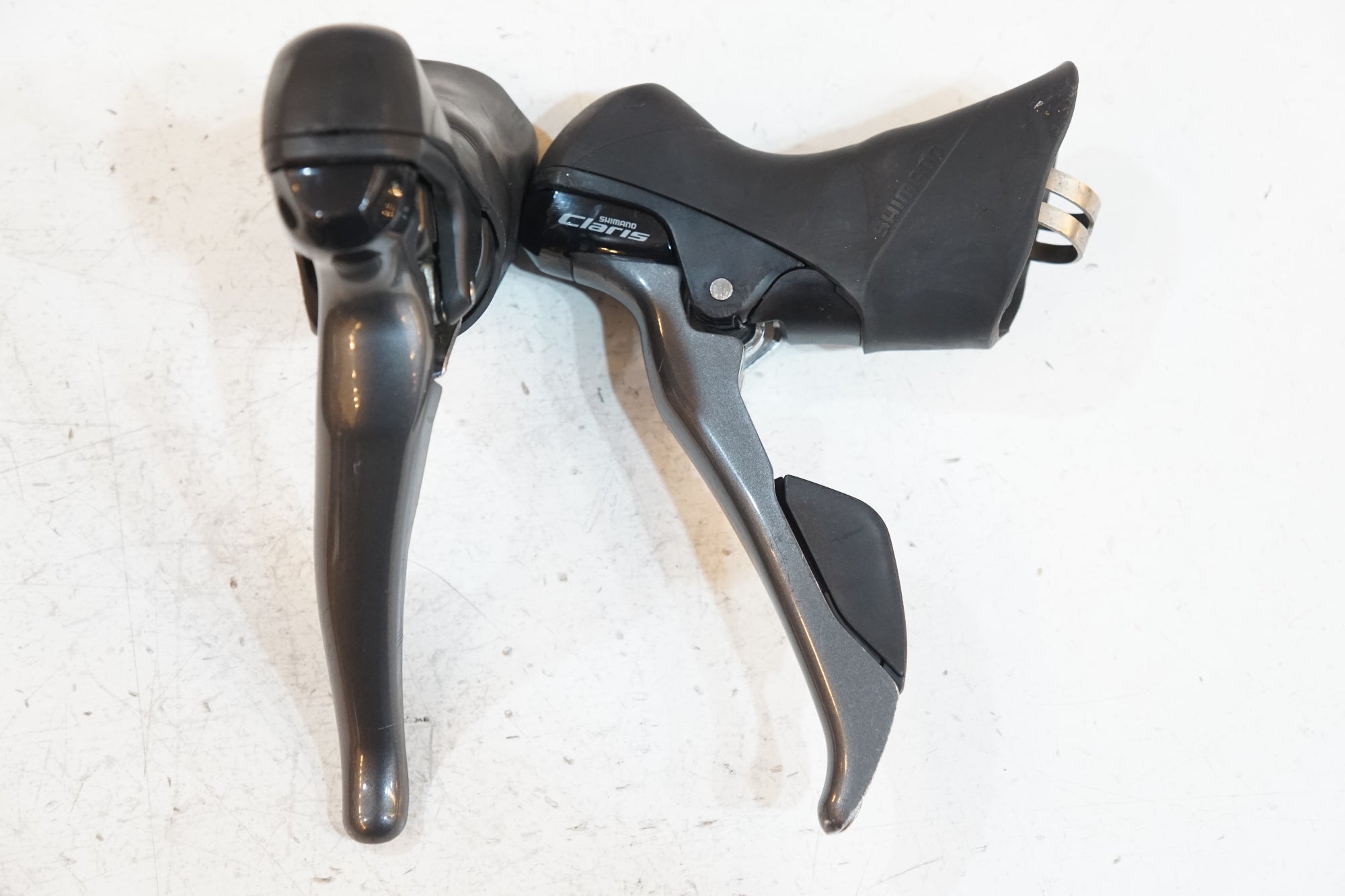 Shimano ST-R2000デュアルコントロールレバー　美品 SHIMANO 「シマノ」 CLARIS ST-R2000 デュアルコントロールレバー