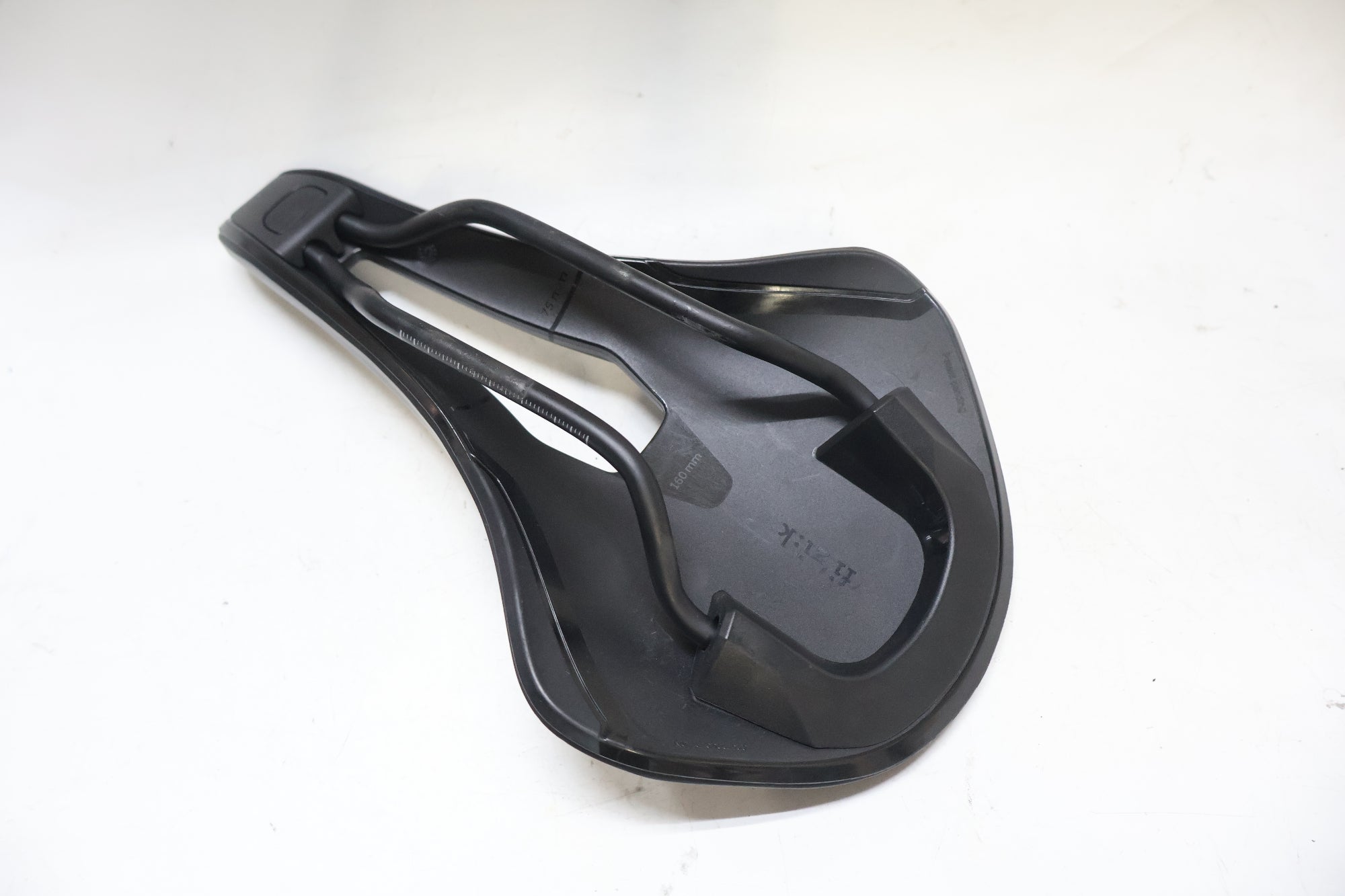 FIZIK 「フィジーク」 ARGO TEMPO R5 サドル / 高知店