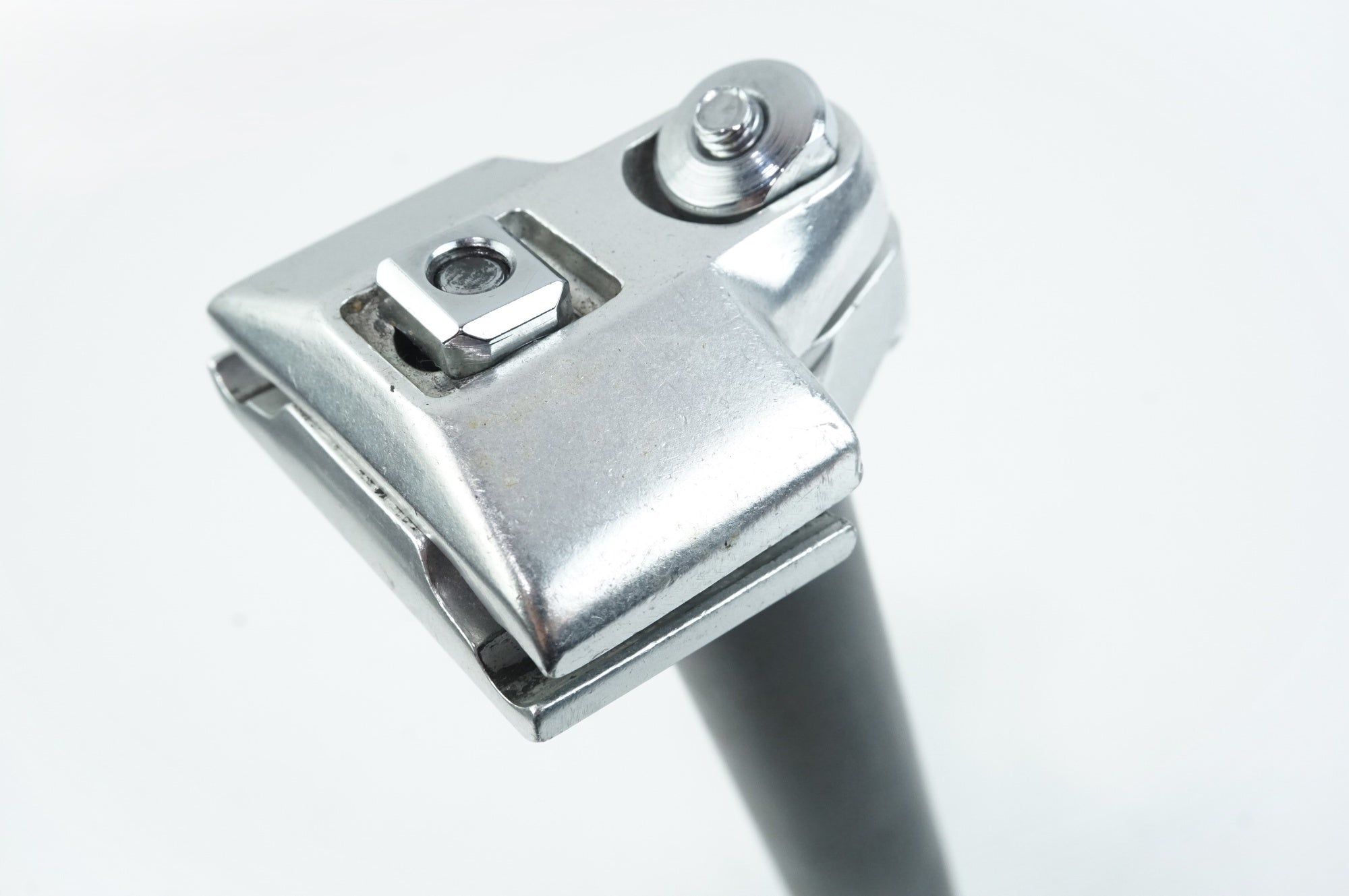 AMANDA 「アマンダ」 φ25.4 200mm カーボンシートポスト / 中目黒店