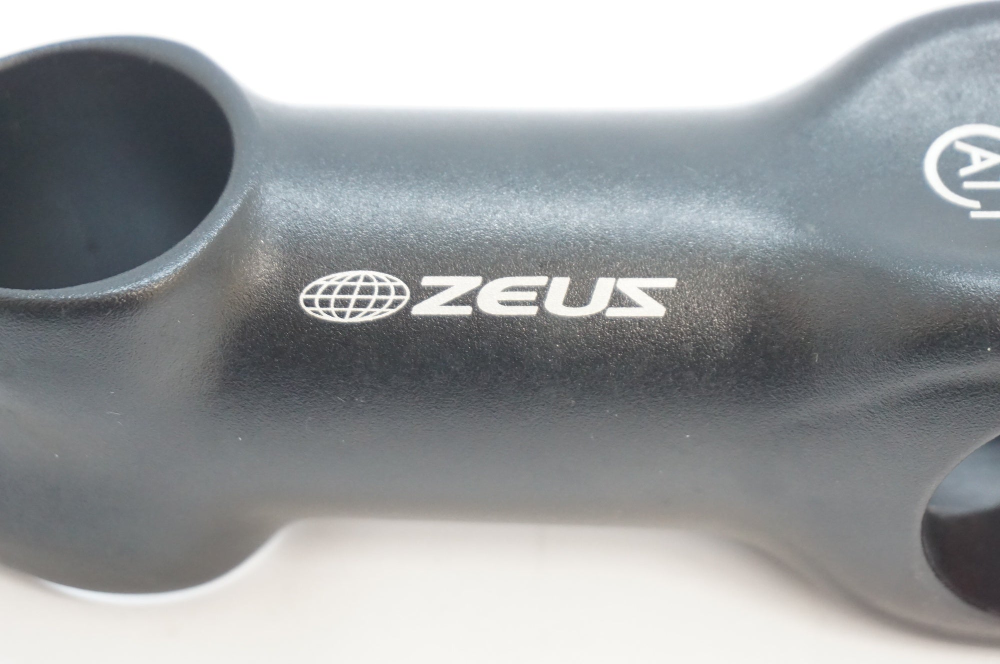 ZEUS 「ゼウス」 φ31.8 90mm ステム / 福岡アイランドシティ店