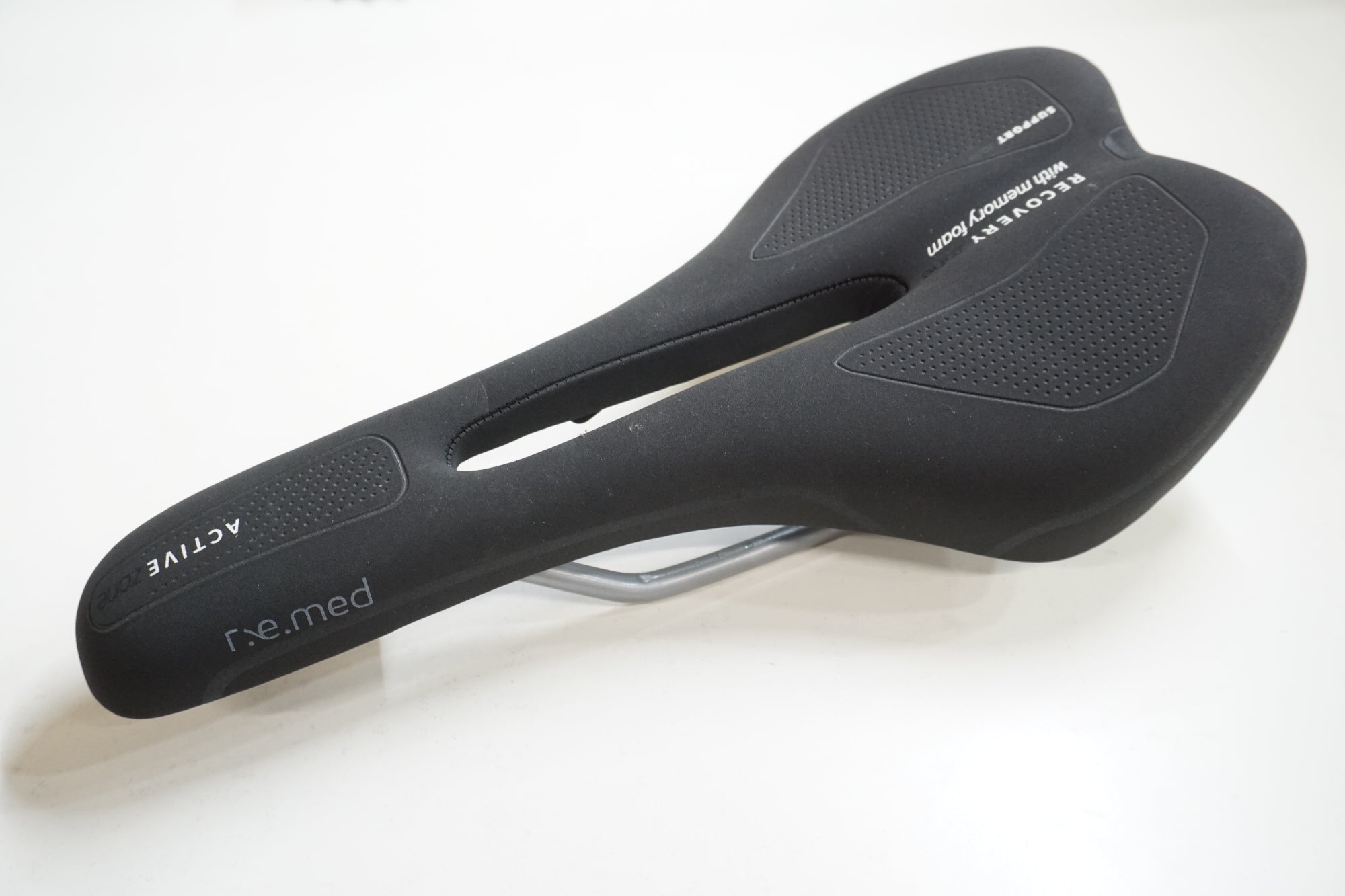 SELLE ROYAL 「セラ ロイヤル」 R.E.MED サドル / 大宮店