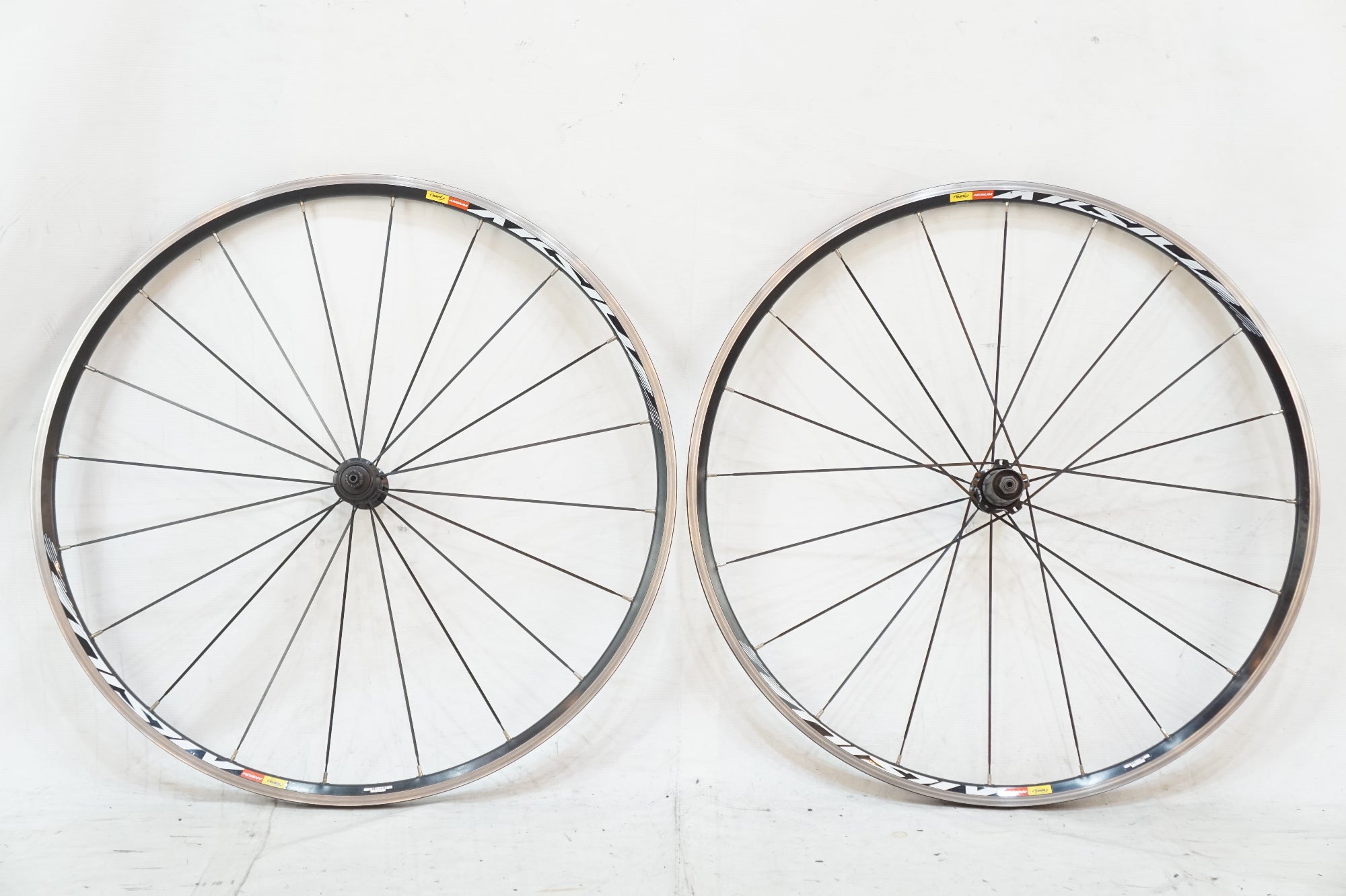MAVIC 「マビック」 AKSIUM シマノ11速 ホイールセット / バイチャリ浦和ベース