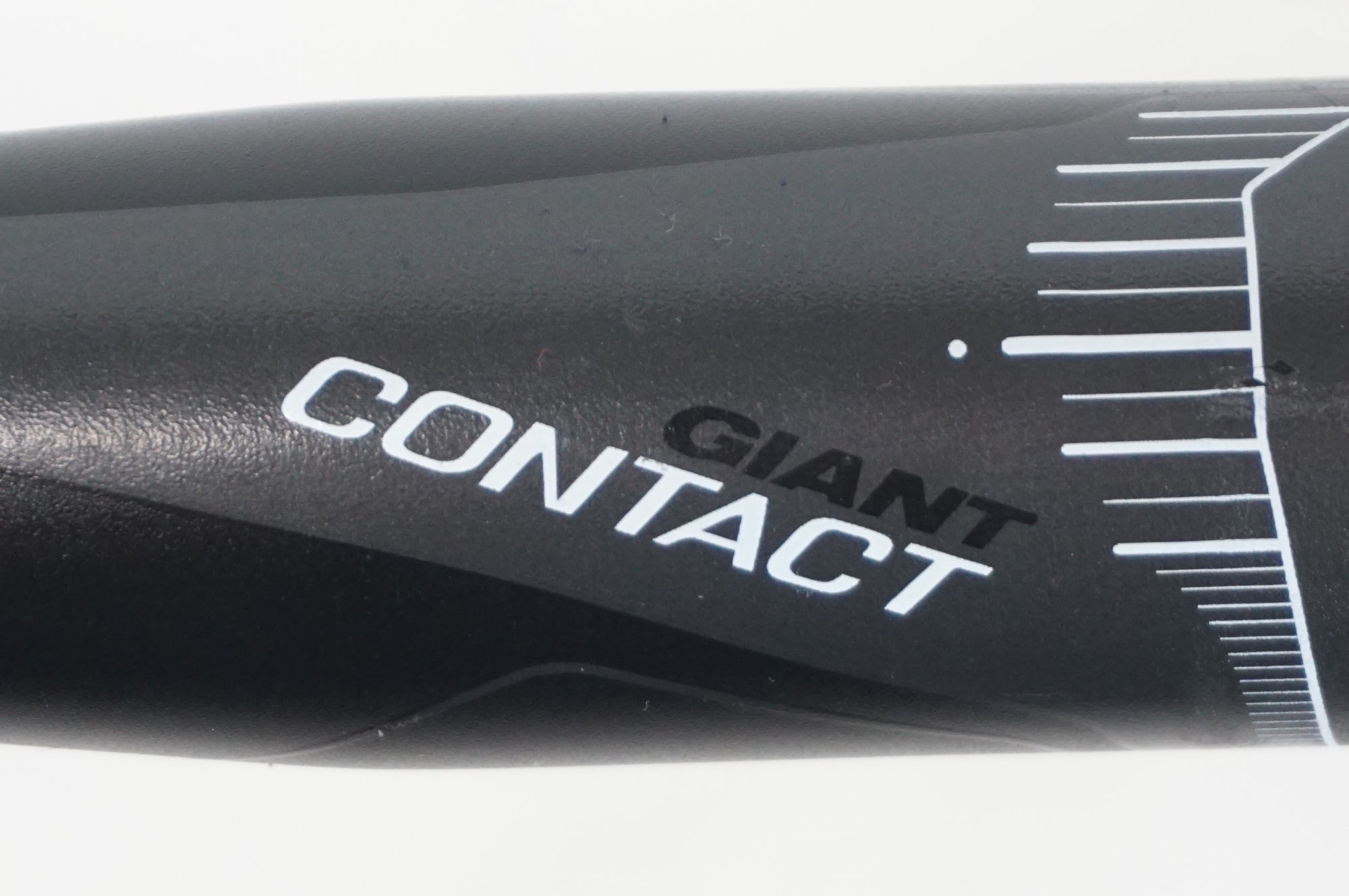 GIANT 「ジャイアント」 CONTACT Φ31.8 360mm ハンドル / 阪急塚口店