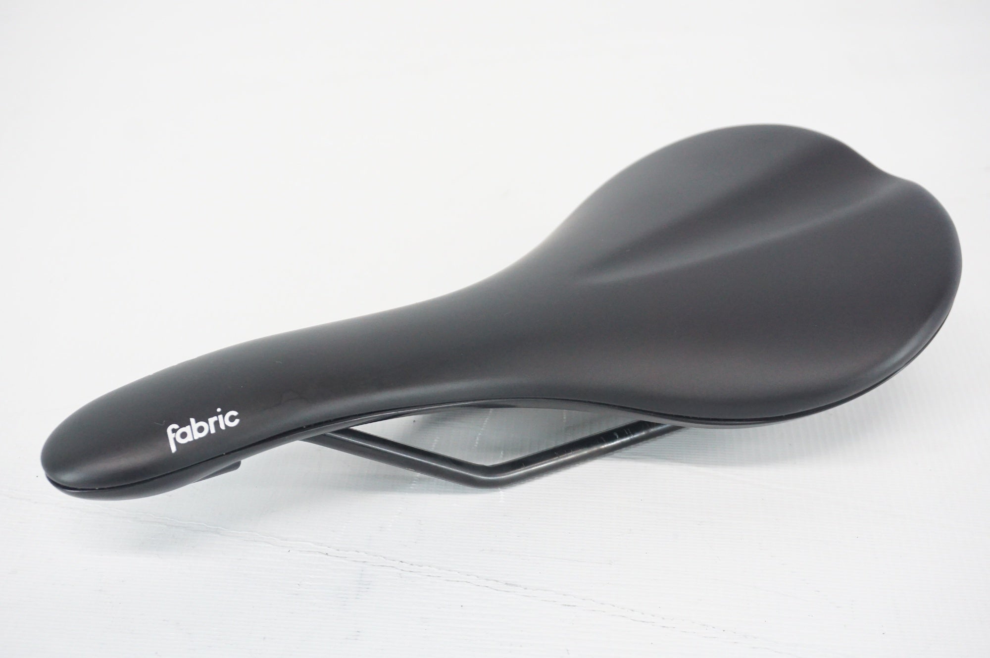 FABRIC 「ファブリック」 SCOOP サドル / 阪急塚口店