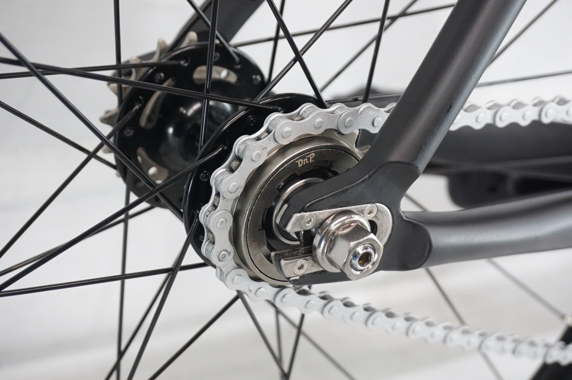 TYRANT BIKES 「タイラントバイク」 MONARCH 2024年モデル ピストバイク / 阪急塚口店