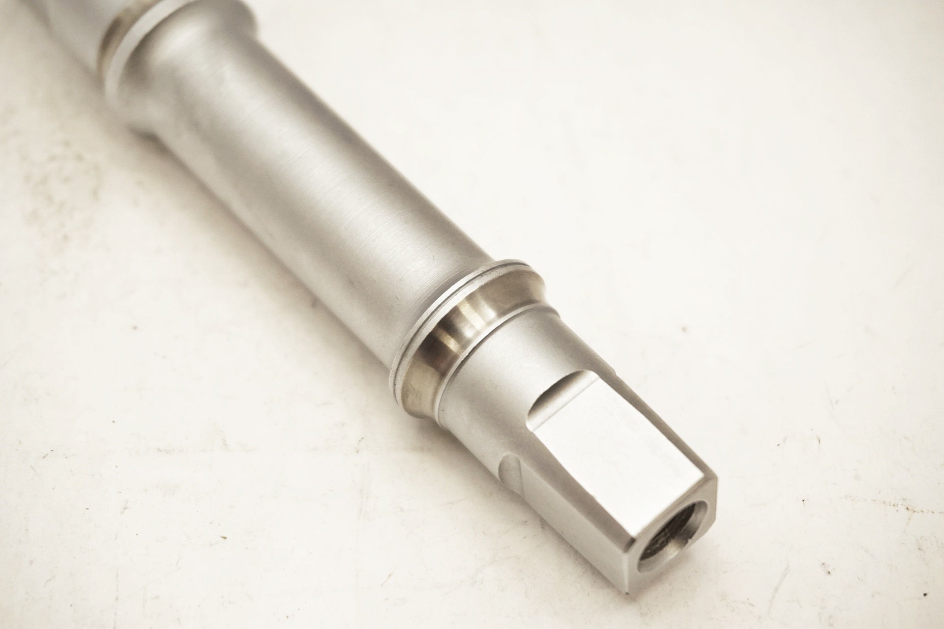 SUNTOUR 「サンツアー」 SUPERBE PRO BB-SB11-E ボトムブラケット / 有明ガーデン店