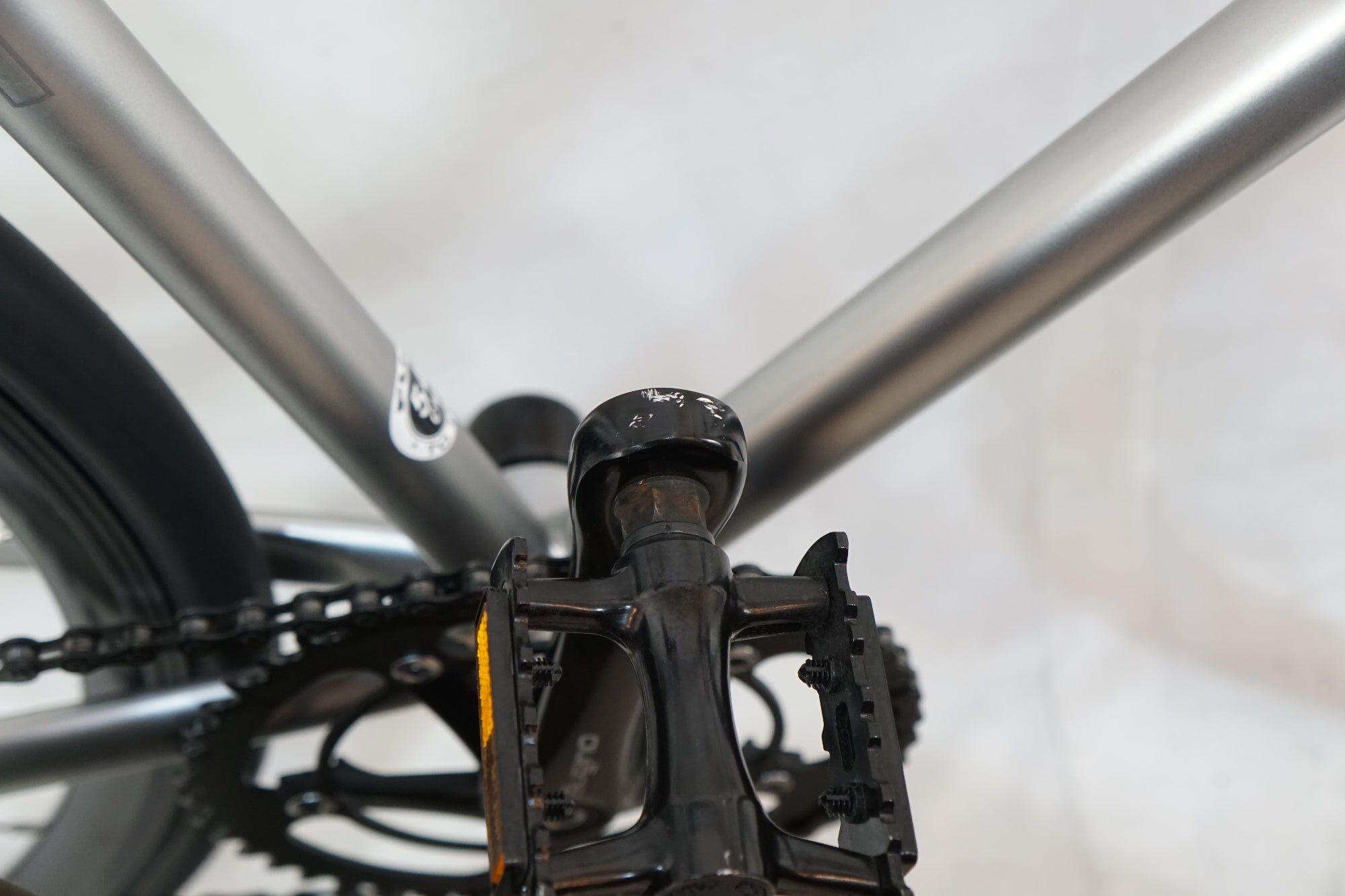 FUJI 「フジ」 FEATHER 2023年モデル ピストバイク / バイチャリ浦和ベース