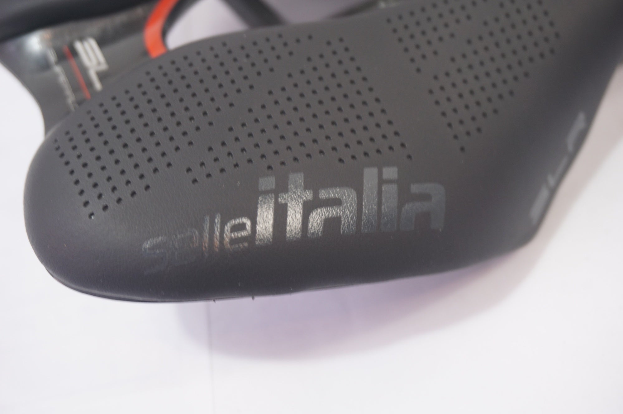 SELLE ITALIA 「セライタリア」 SLR BOOST SUPERFLOW サドル / 世田谷店