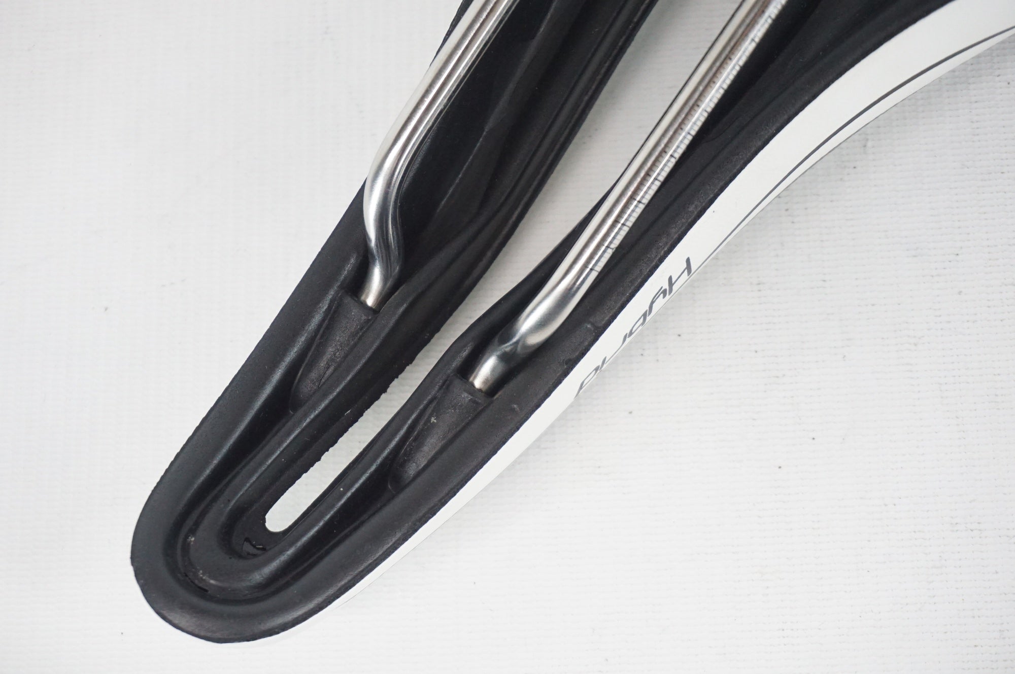 SELLE SMP 「セラエスエムピー」 HYBRID サドル / 阪急塚口店