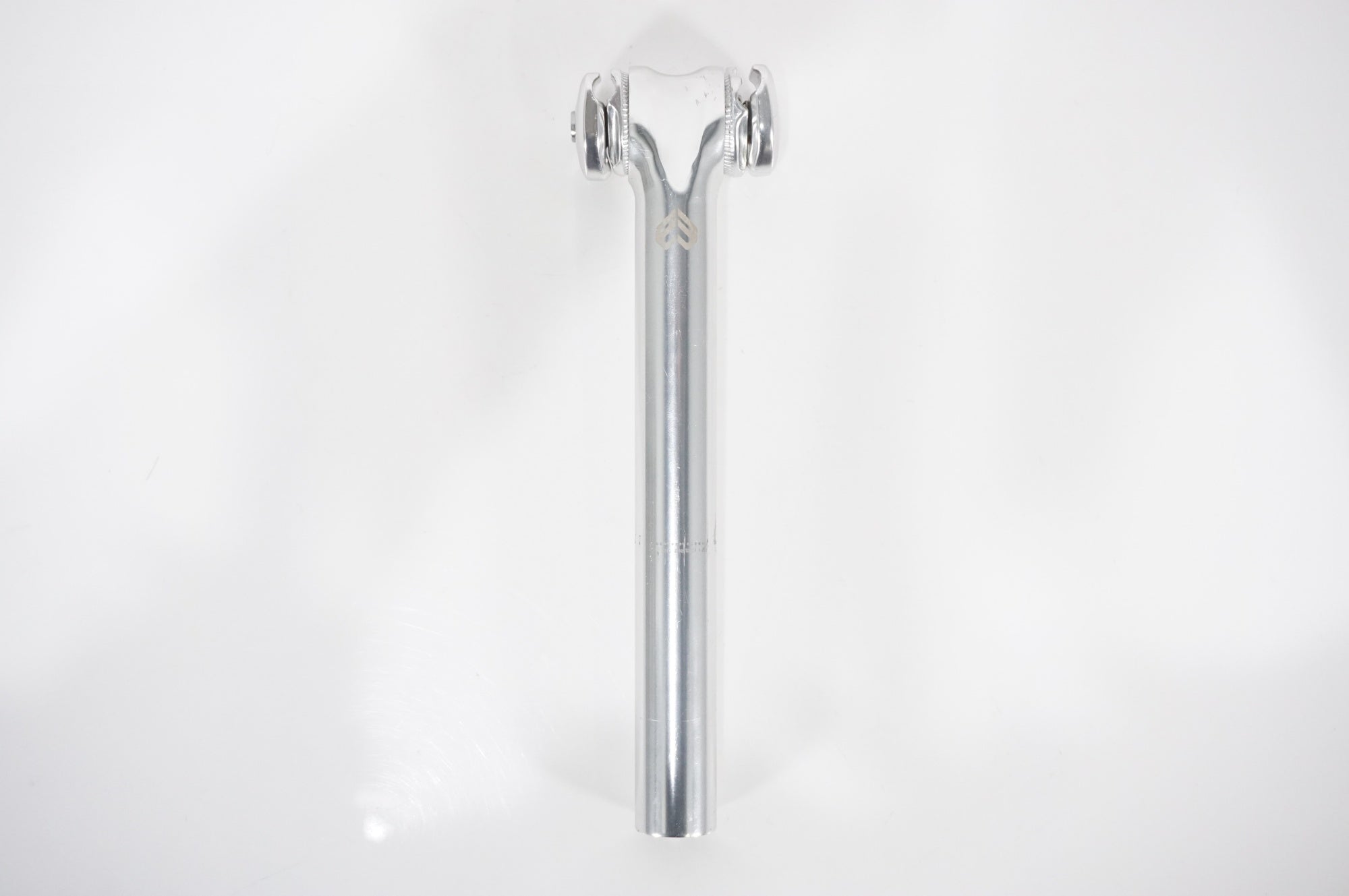 ECLAT 「エクラー」 EXILE RAIL φ25.4 200mm シートポスト / AKIBA店