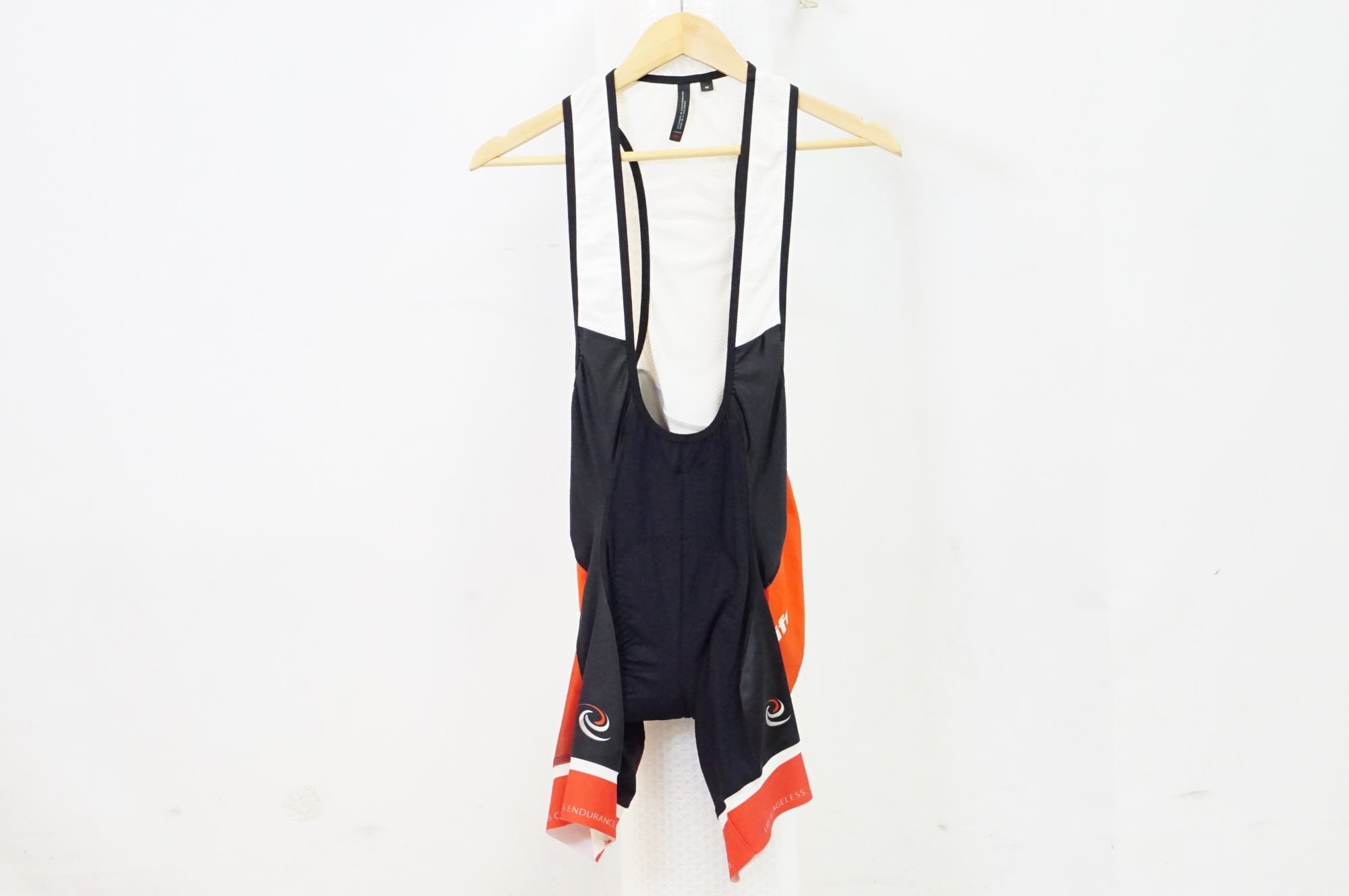 スペシャライズドのおしゃれな春夏サイクリングウエアが登場