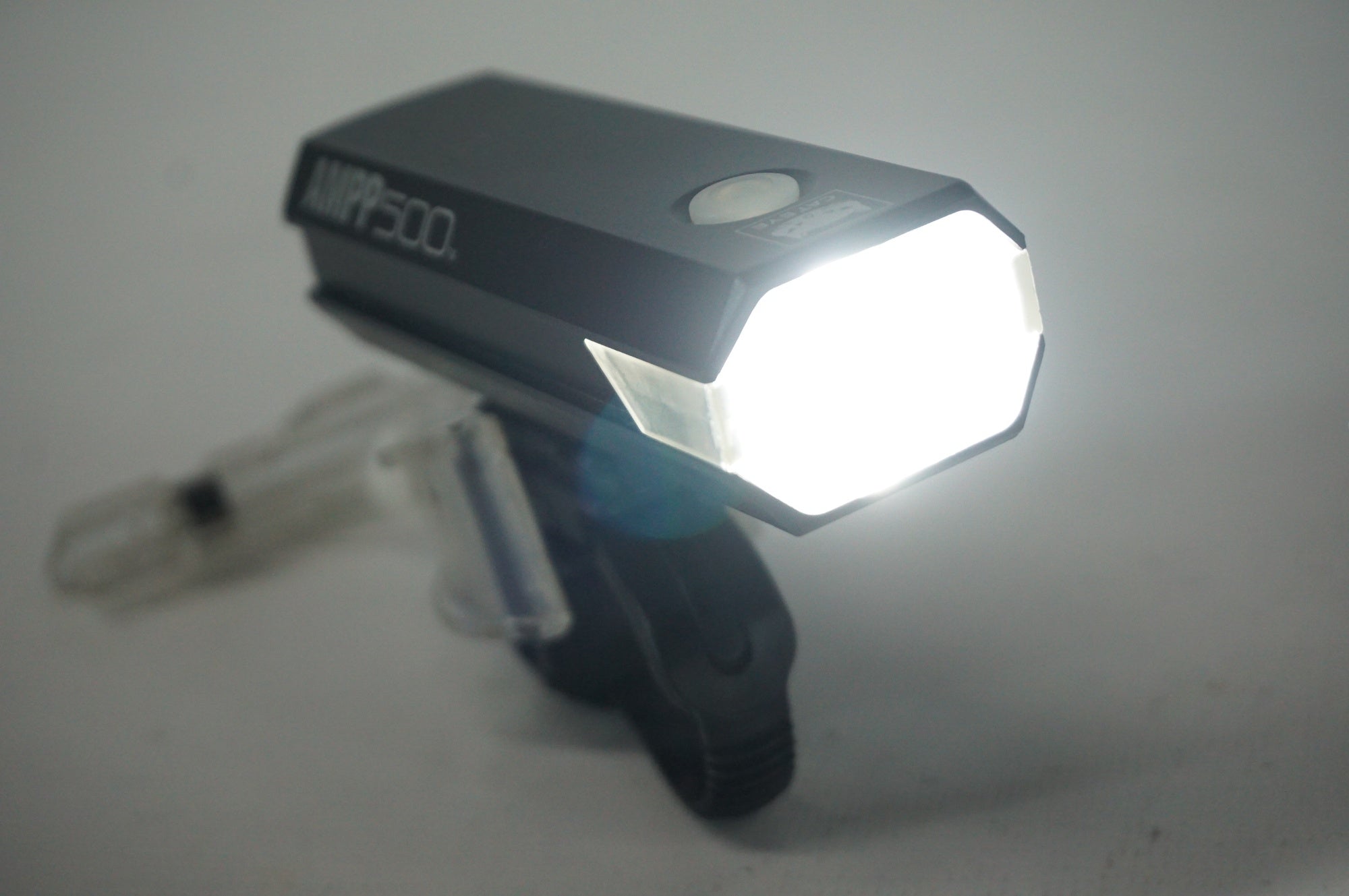 CATEYE 「キャットアイ」 AMPP500 フロントライト / 阪急塚口店