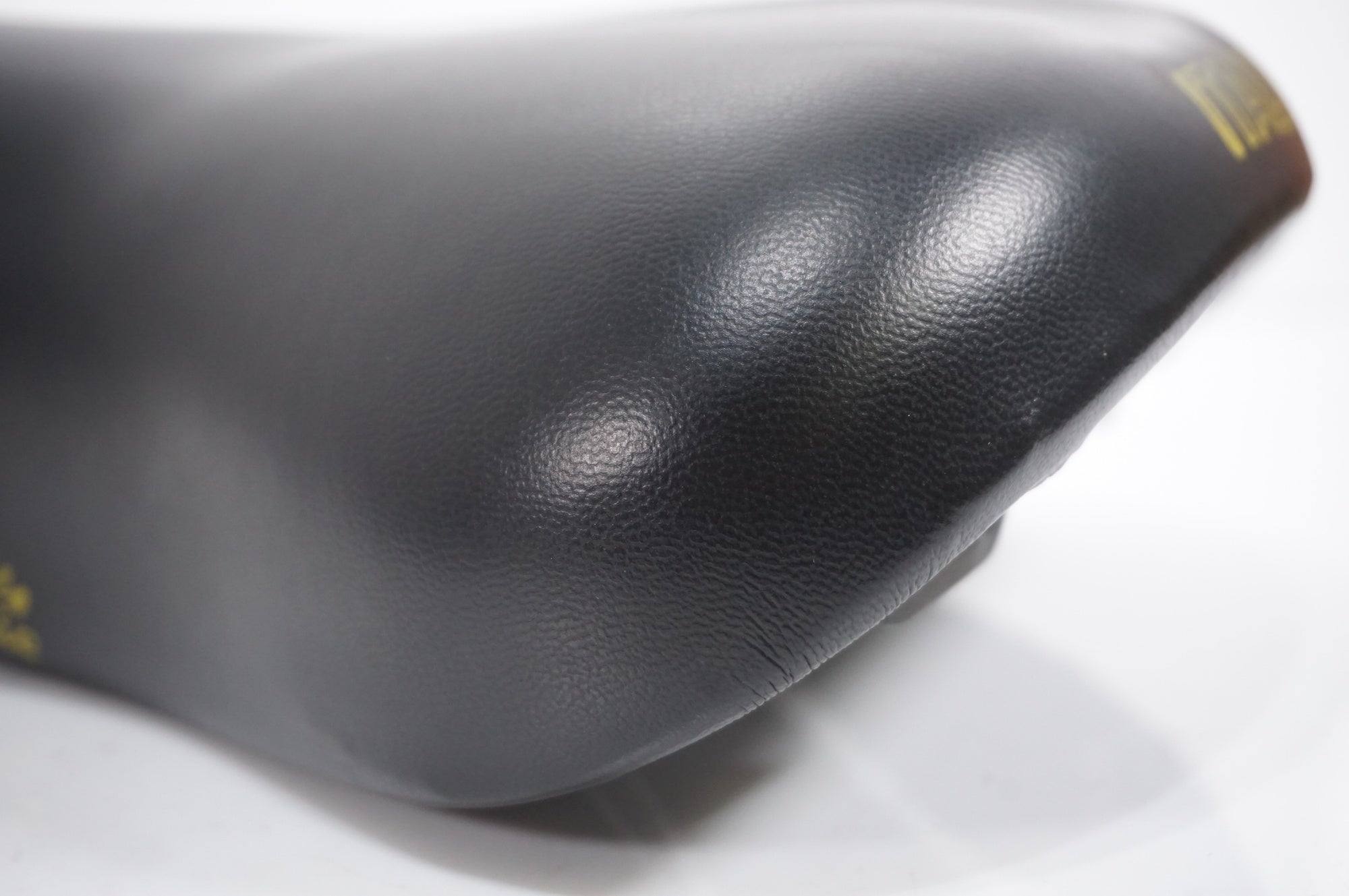 SELLE ITALIA 「セライタリア」 ANATOMIC サドル / AKIBA店