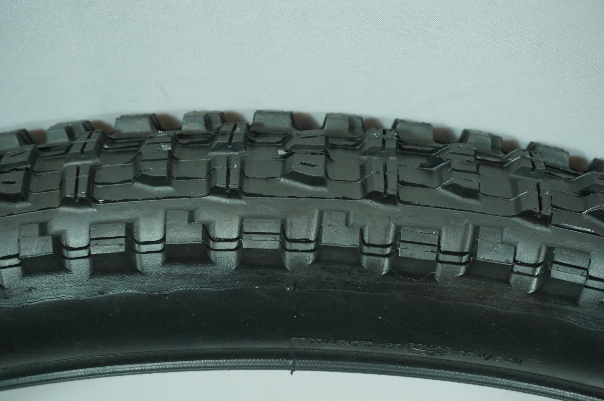 MAXXIS 「マキシス」 MINION DHR 2 26x2.40 タイヤ / 世田谷店