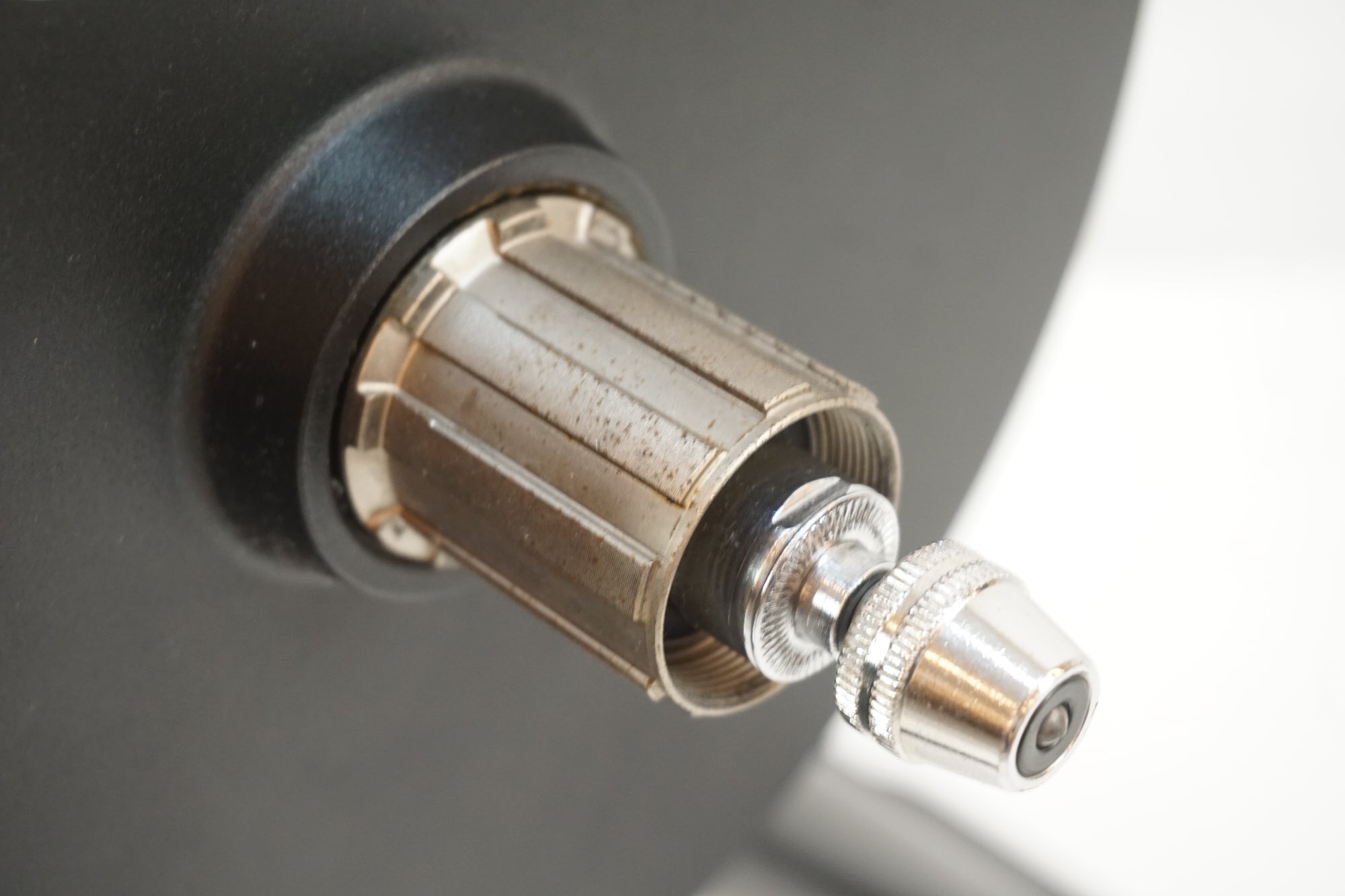 WAHOO 「ワフー」 KICKR CORE WF123 サイクルトレーナー / バイチャリ浦和ベース