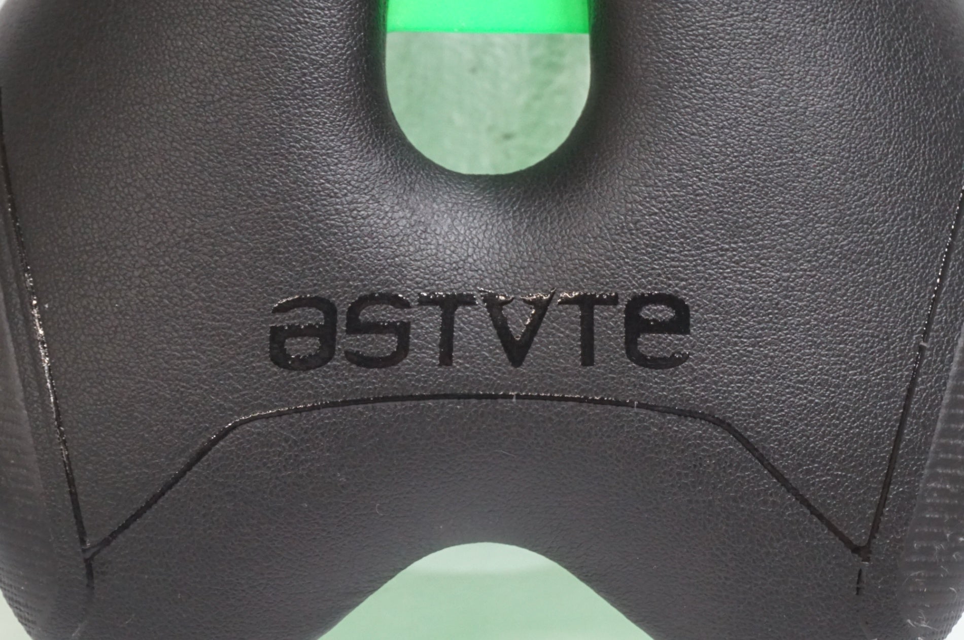 ASTUTE 「アスチュート」 SKYLINE サドル / 大宮店