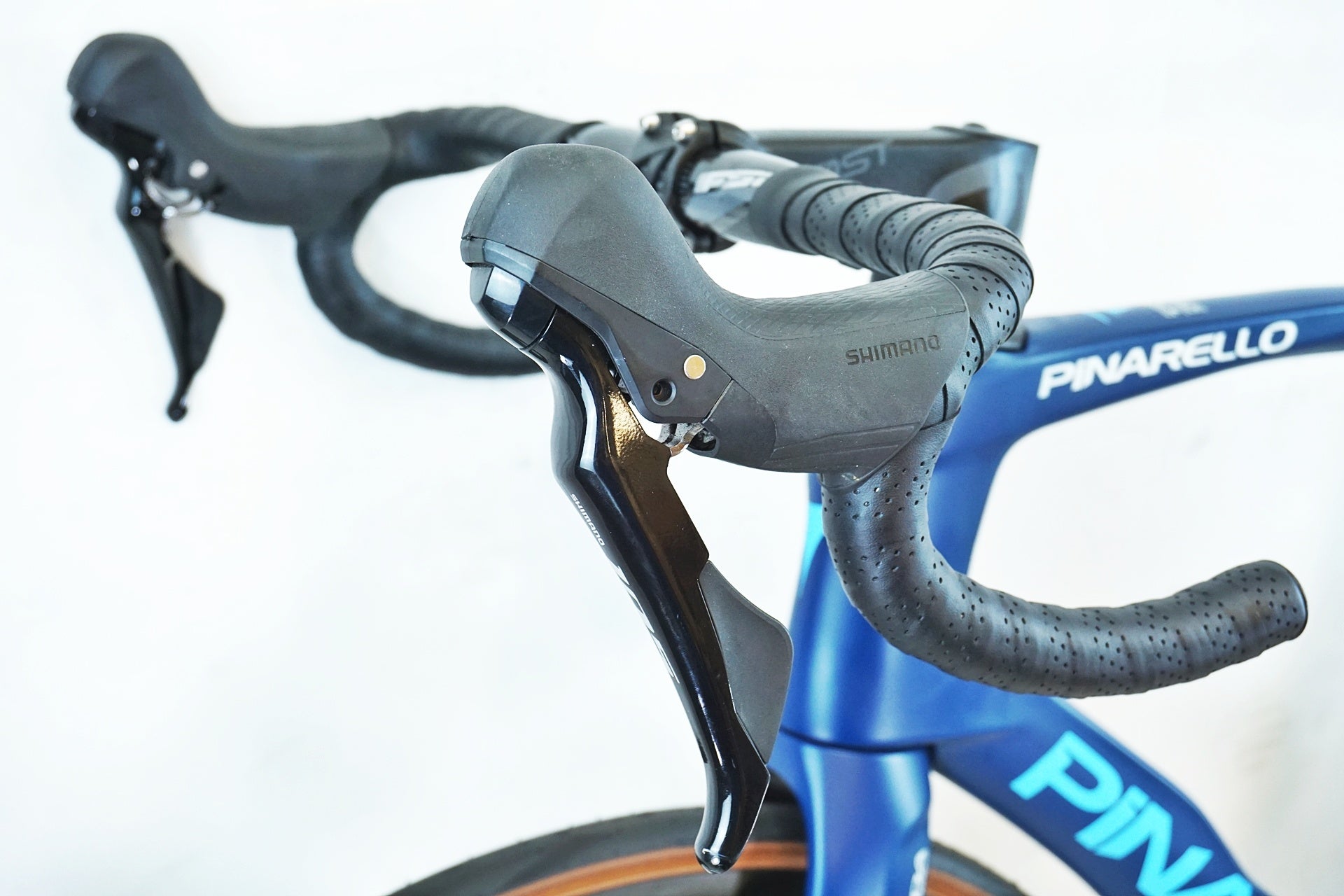 PINARELLO 「ピナレロ」 PRINCE DISK 105 2022-2023年モデル カスタム ロードバイク / 有明ガーデン店