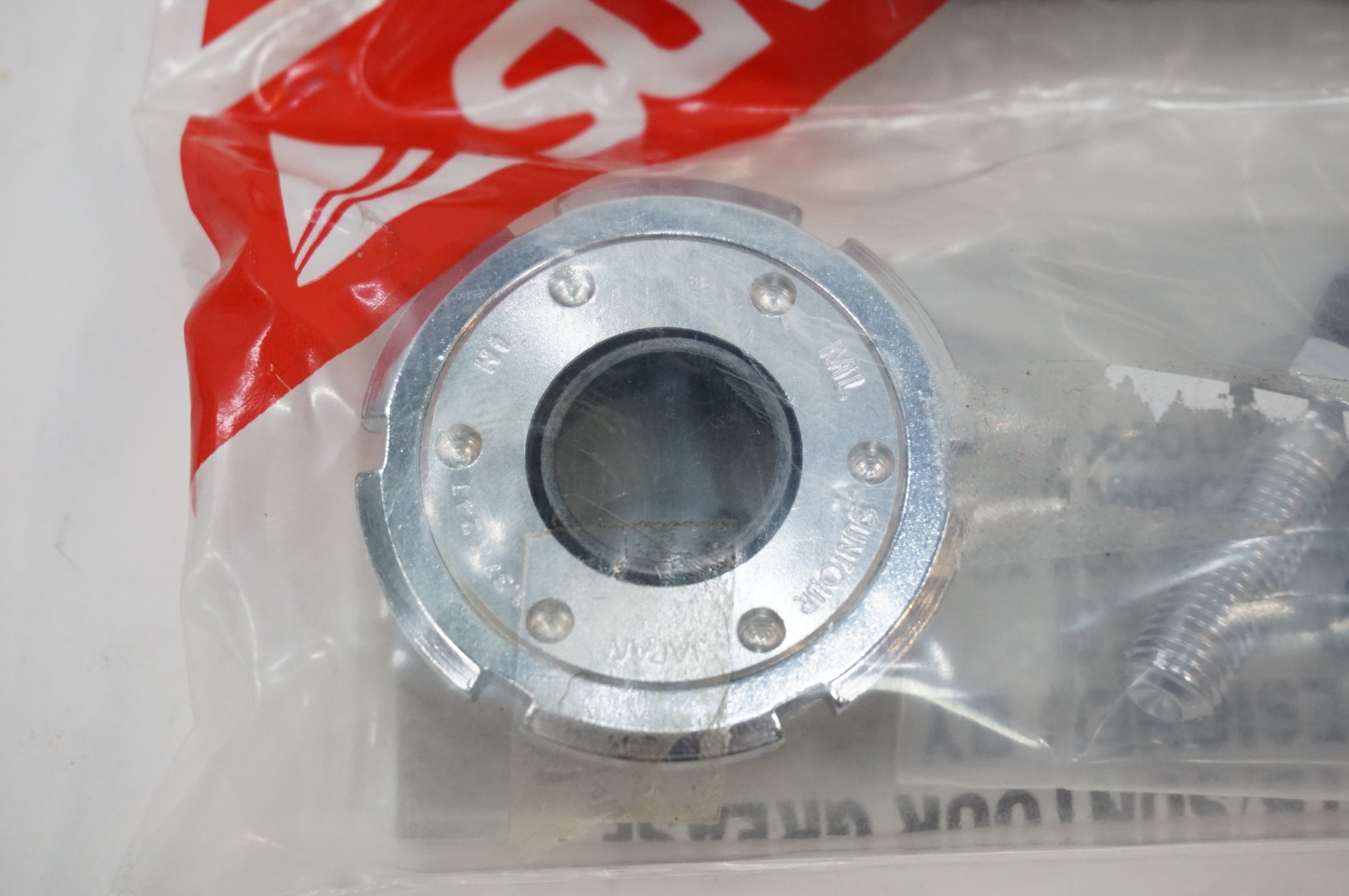 SUNTOUR 「サンツアー」 68mm JIS BB ボトムブラケット / 川越店