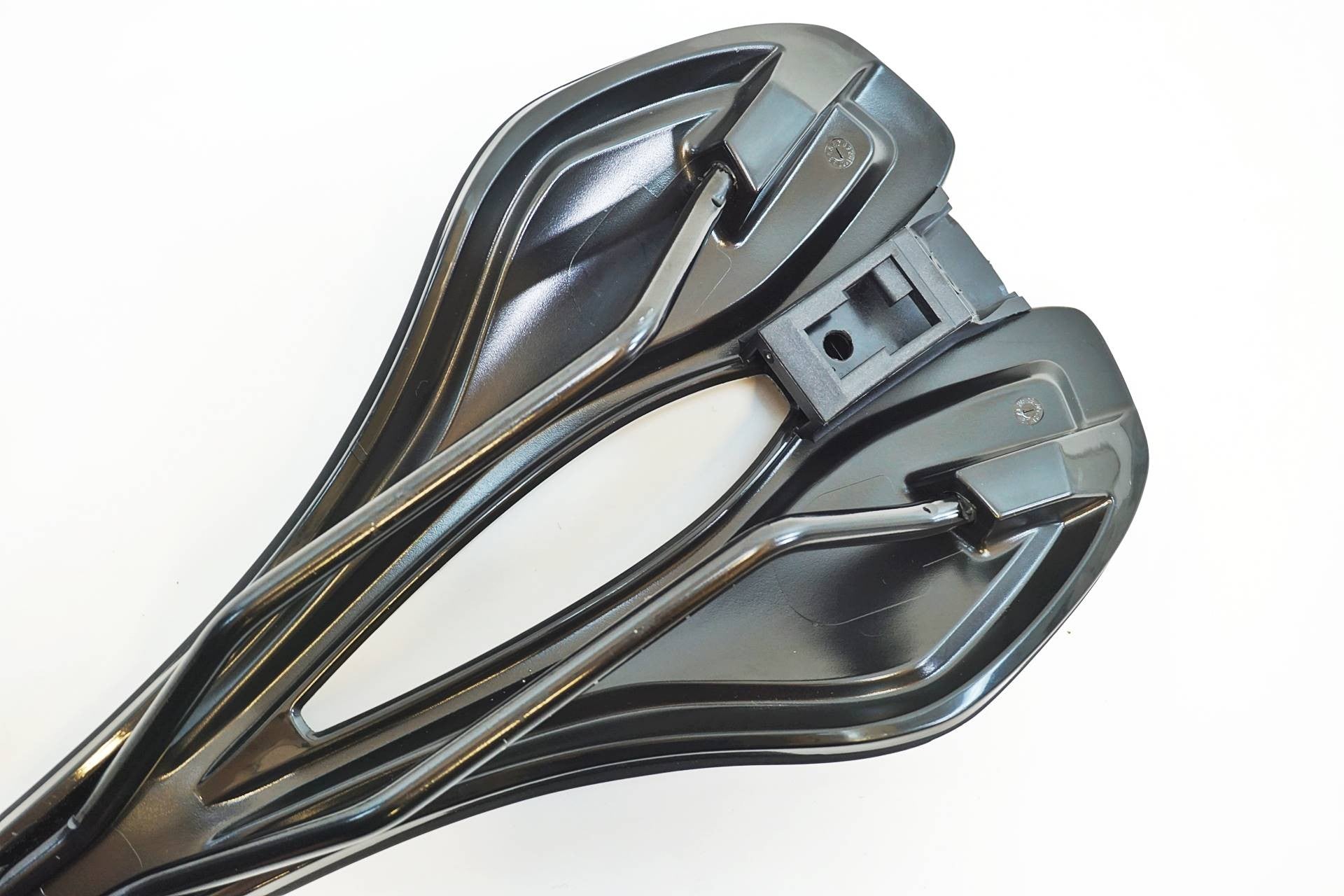 GIANT 「ジャイアント」 APPROACH サドル / 有明ガーデン店