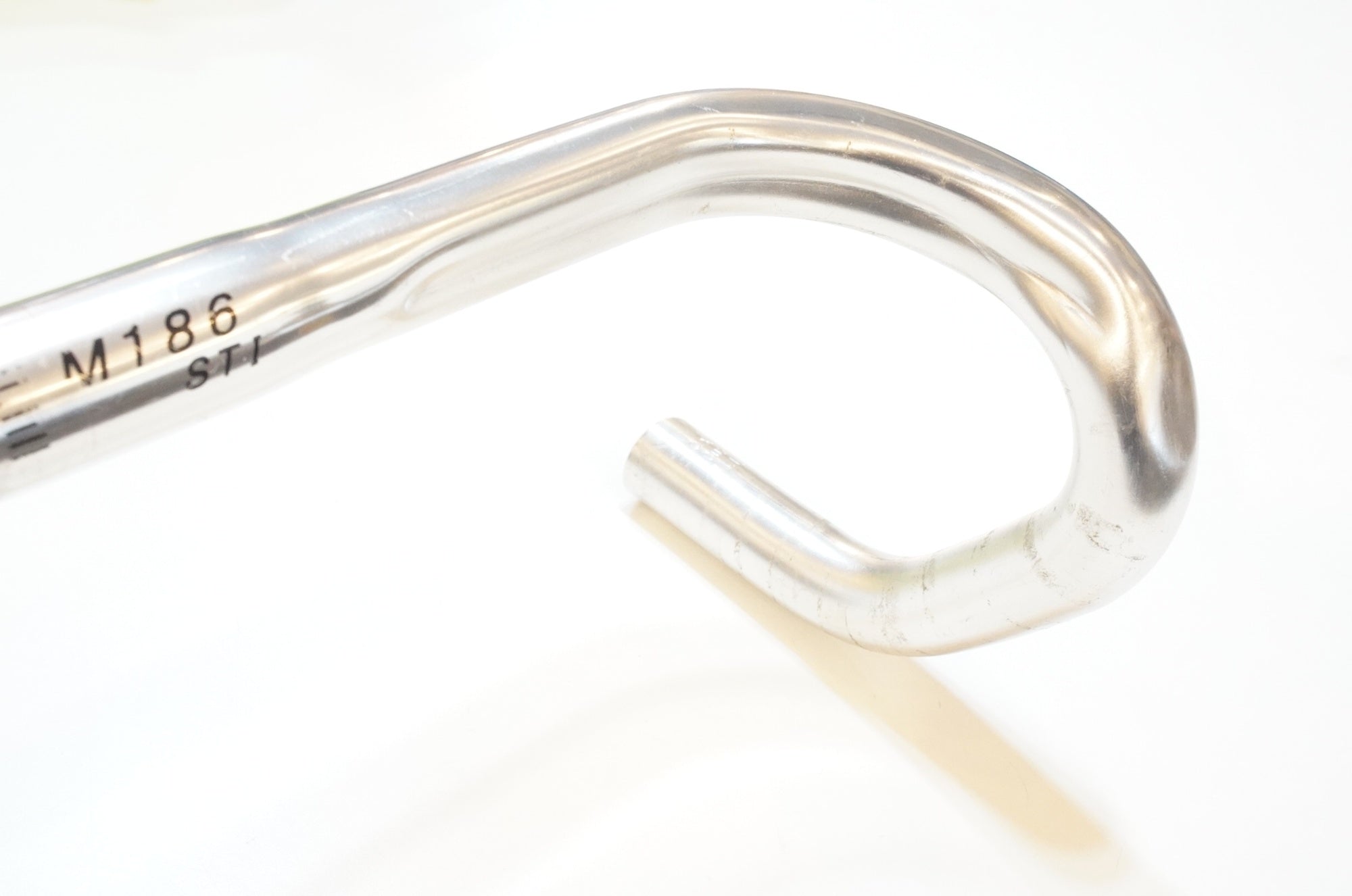 NITTO 「ニットー」 M186 STI φ26.0 400mm ハンドル / 浦和ベース