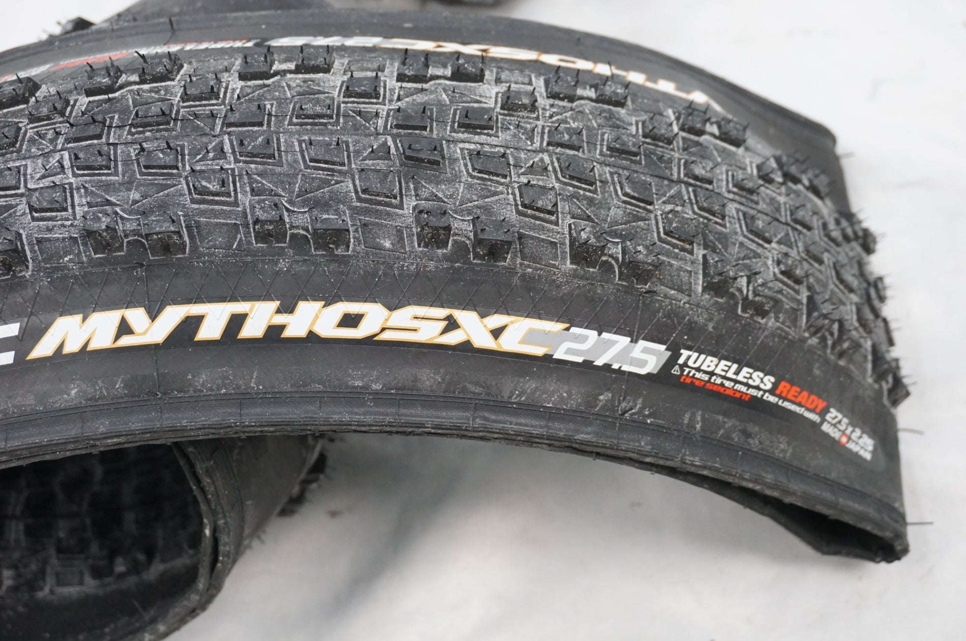 IRC 「アイアールシー」 MYTHOS XC 27.5x2.25 TLRタイヤセット / 川越店