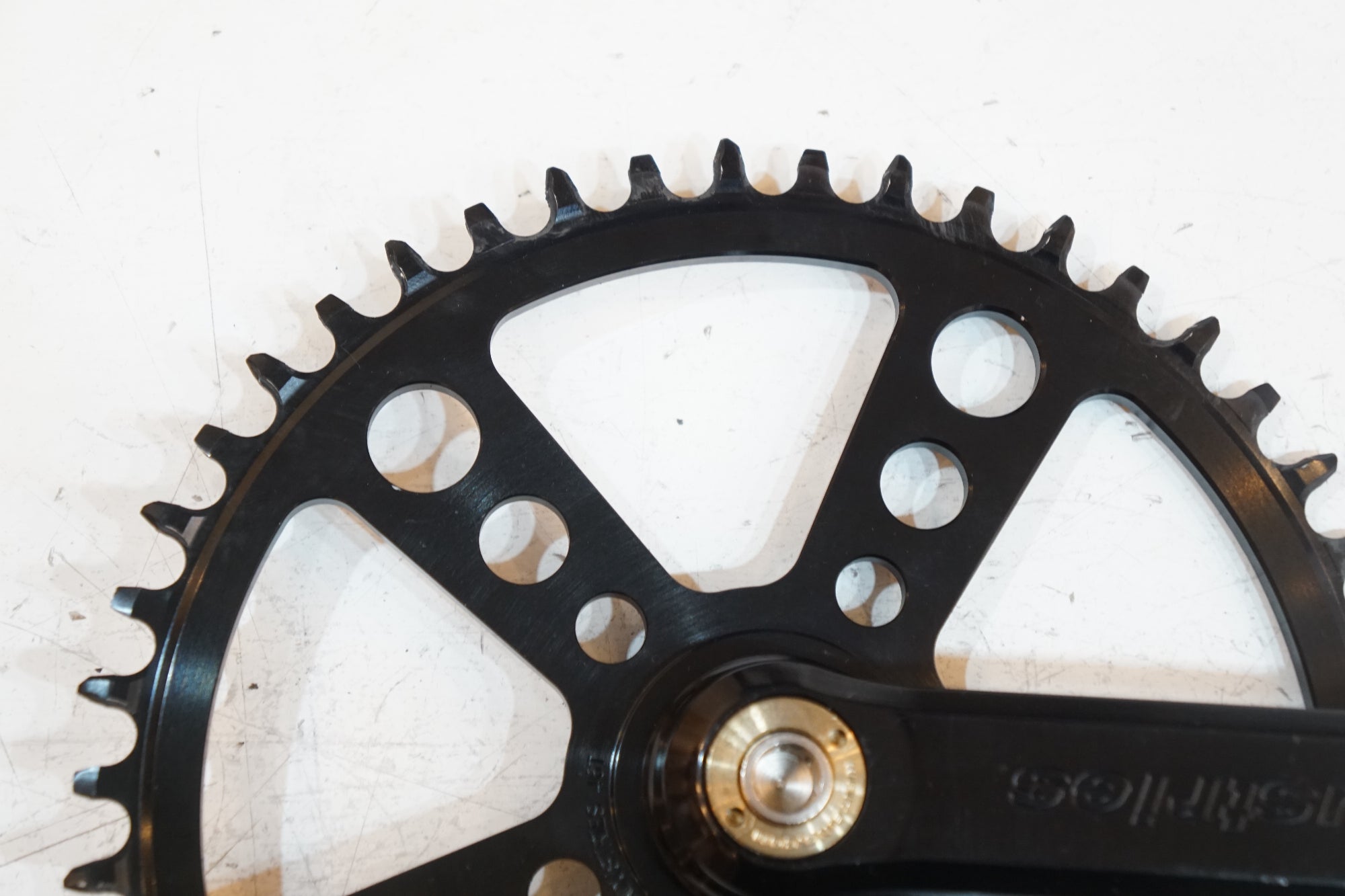 WHITE INDUSTRIES 「ホワイト インダストリーズ」 46T 165mm クランク / バイチャリ浦和ベース