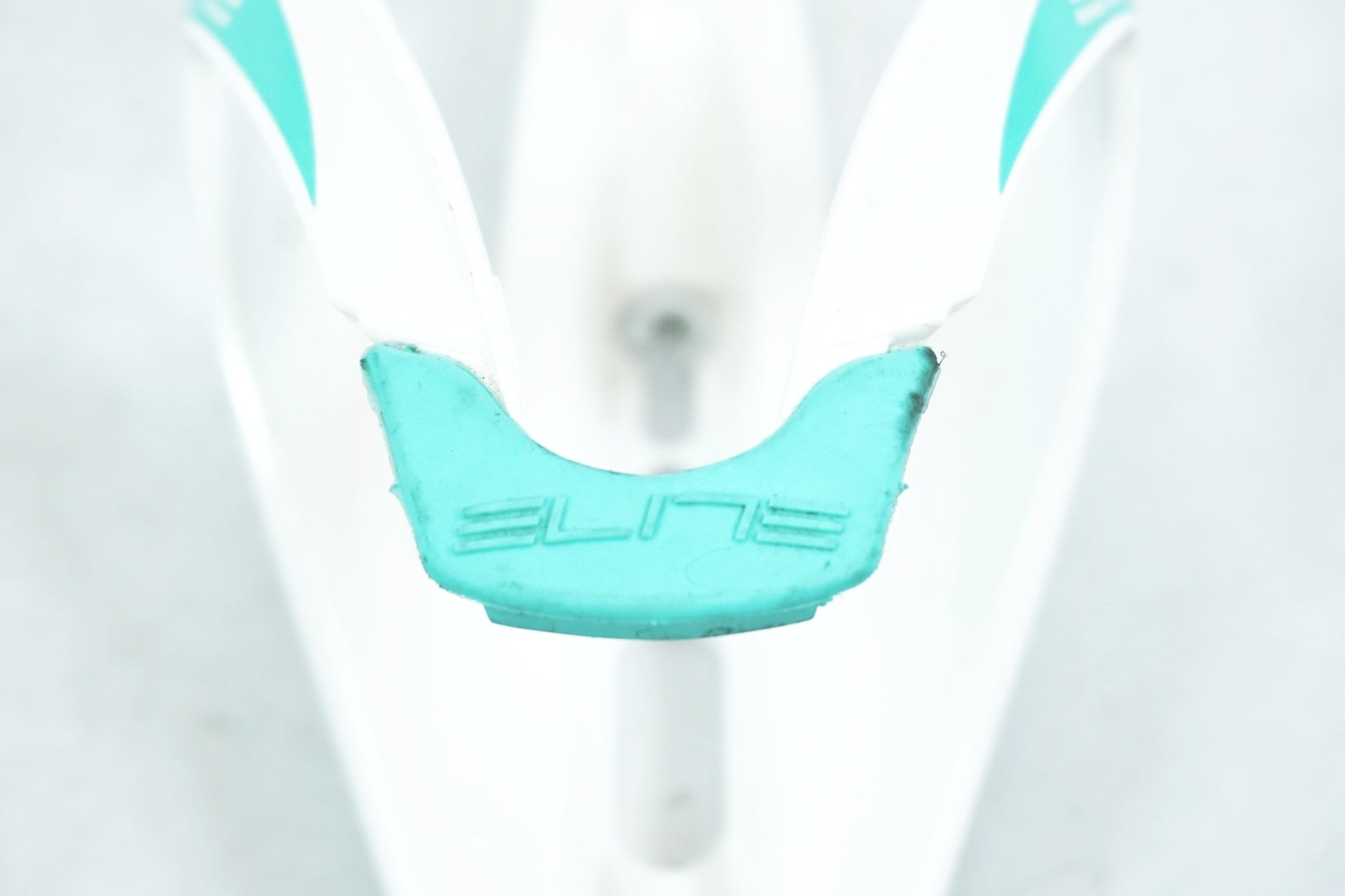ELITE 「エリート」 FIBERGLASS ボトルケージ / 有明ガーデン店