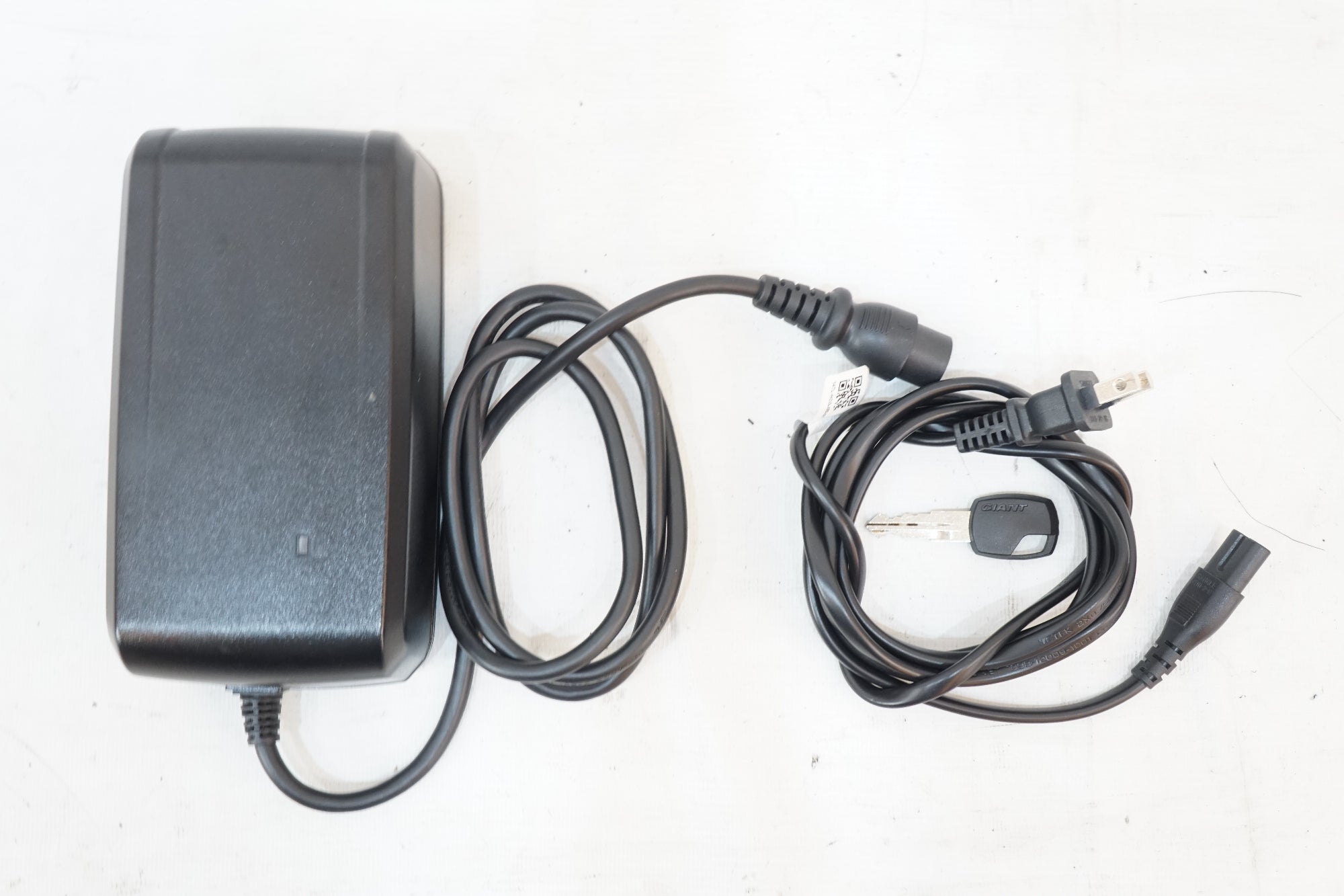 GIANT 「ジャイアント」 ESCAPE R E+ 2025年モデル e-BIKE / バイチャリ浦和ベース