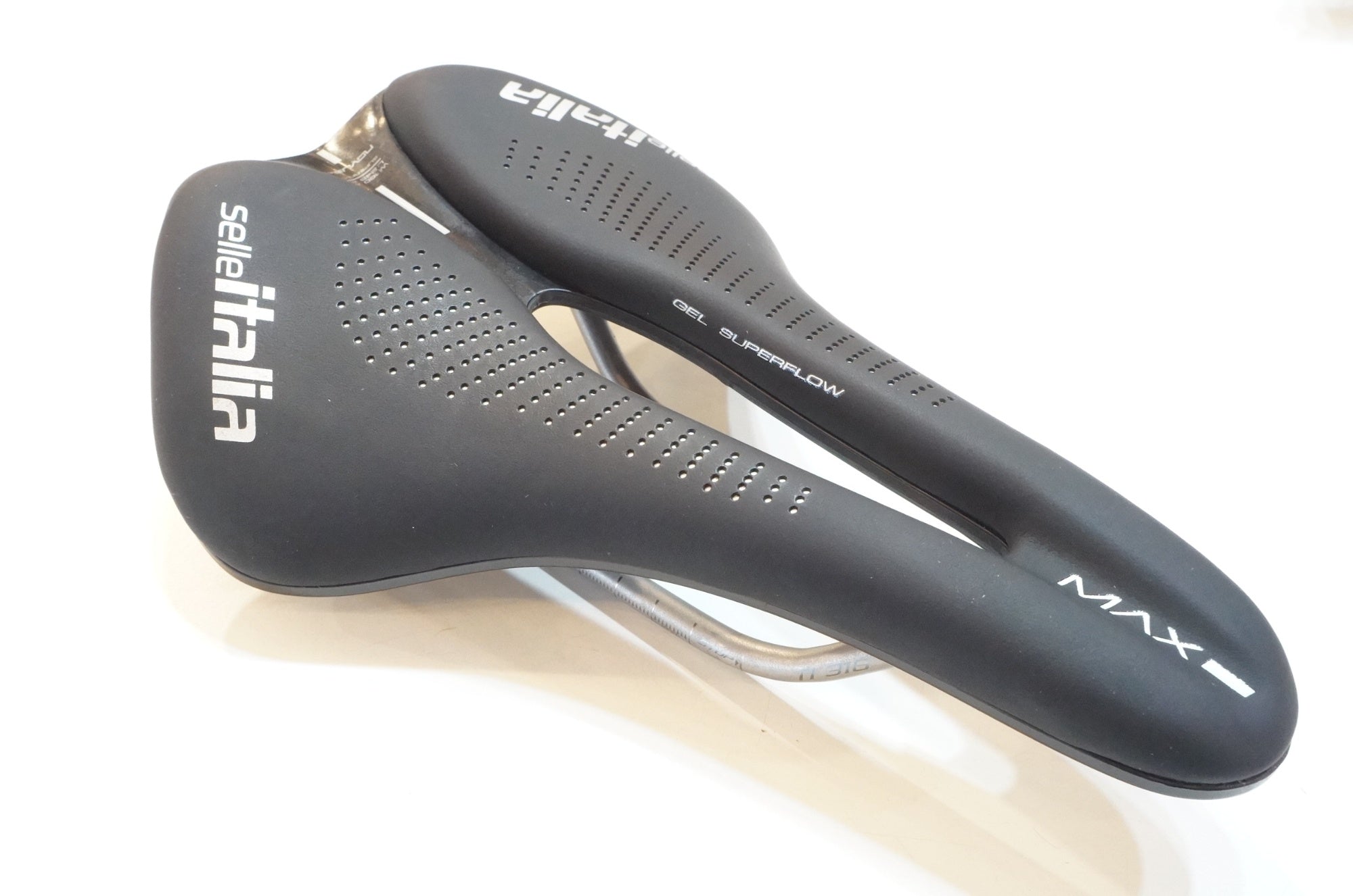SELLEITALIA 「セライタリア」 MAX NOVUS BOOST EVO Ti316 SUPERFLOW サドル / 浦和ベース