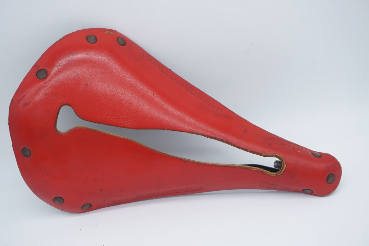 SELLE ANATOMICA 「セラ アナトミカ」 TITANICO サドル / 滋賀大津店