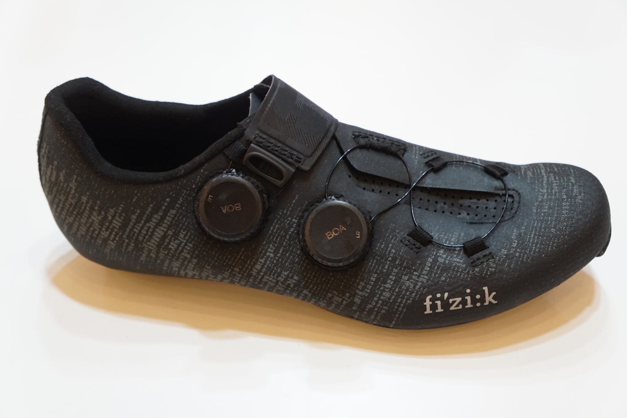 FIZIK 「フィジーク」 VENT INFINITO KNIT CARBON 24.7cm シューズ / バイチャリ浦和ベース