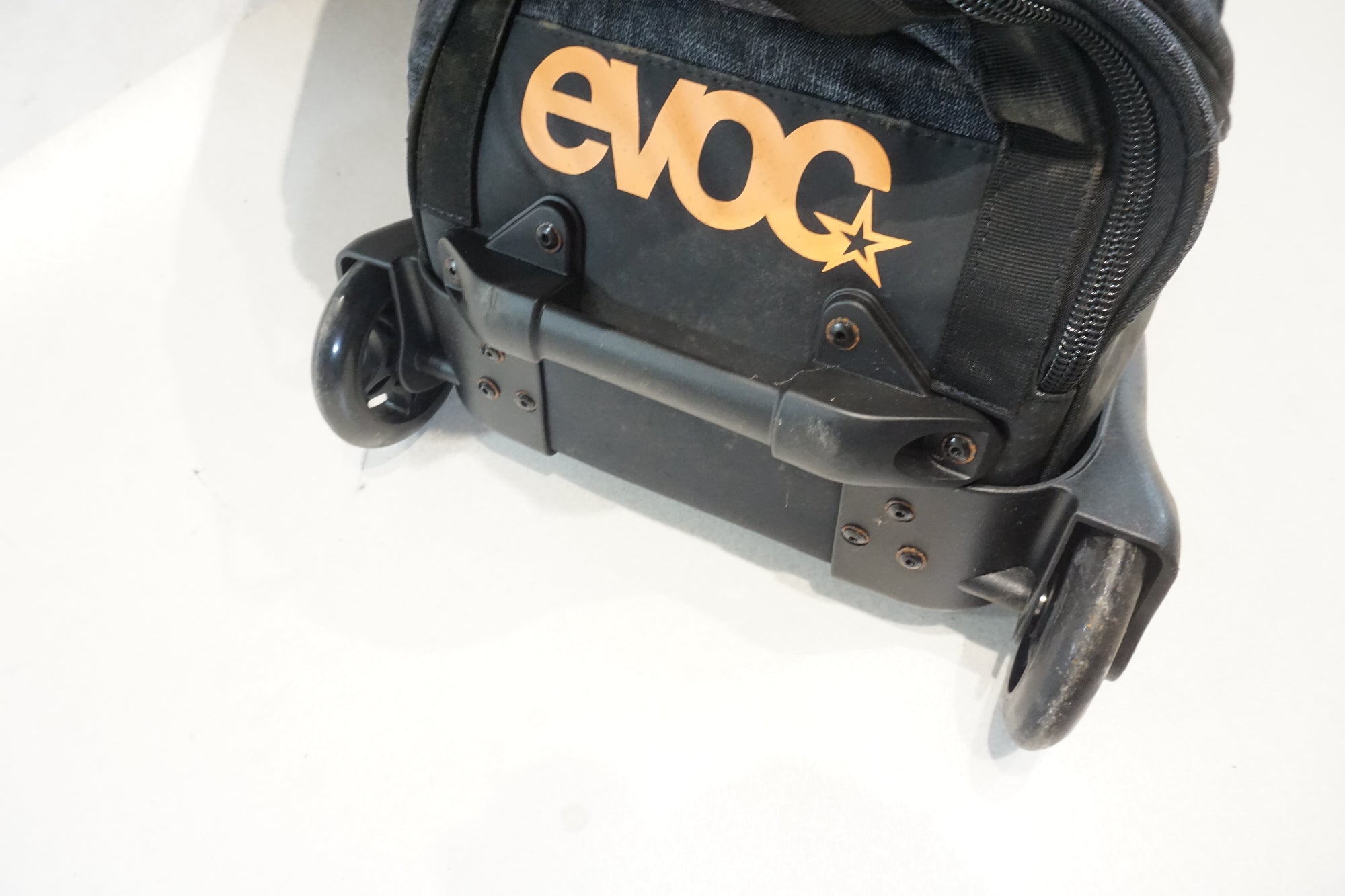 EVOC 「イーボック」 MACASKILL トラベルバッグ / 横浜戸塚店