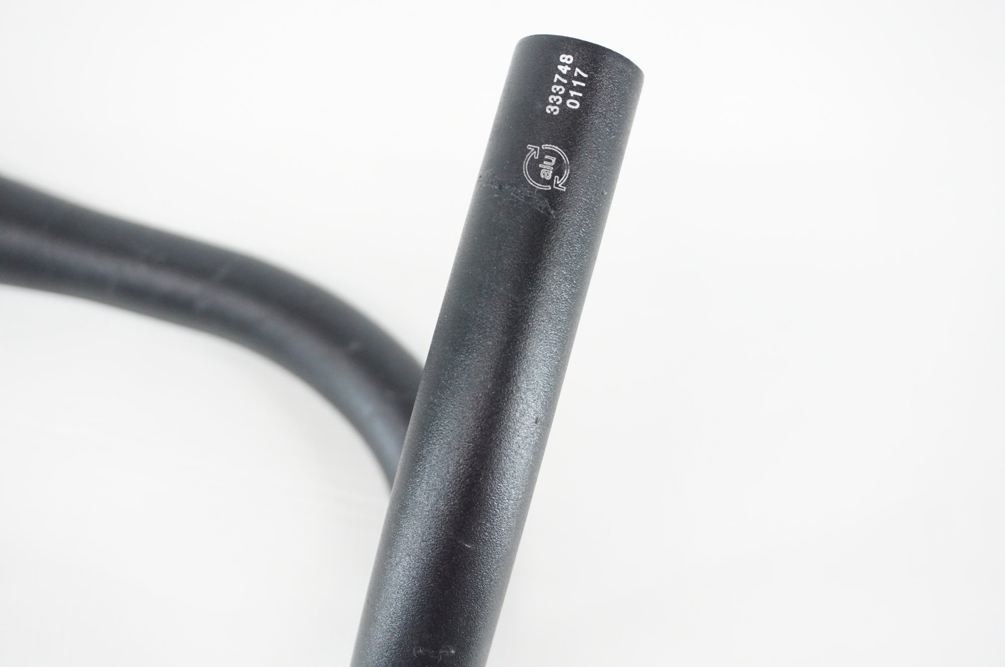 BONTRAGER 「ボントレガー」 RACE φ31.8 420mm ハンドル / 阪急塚口店