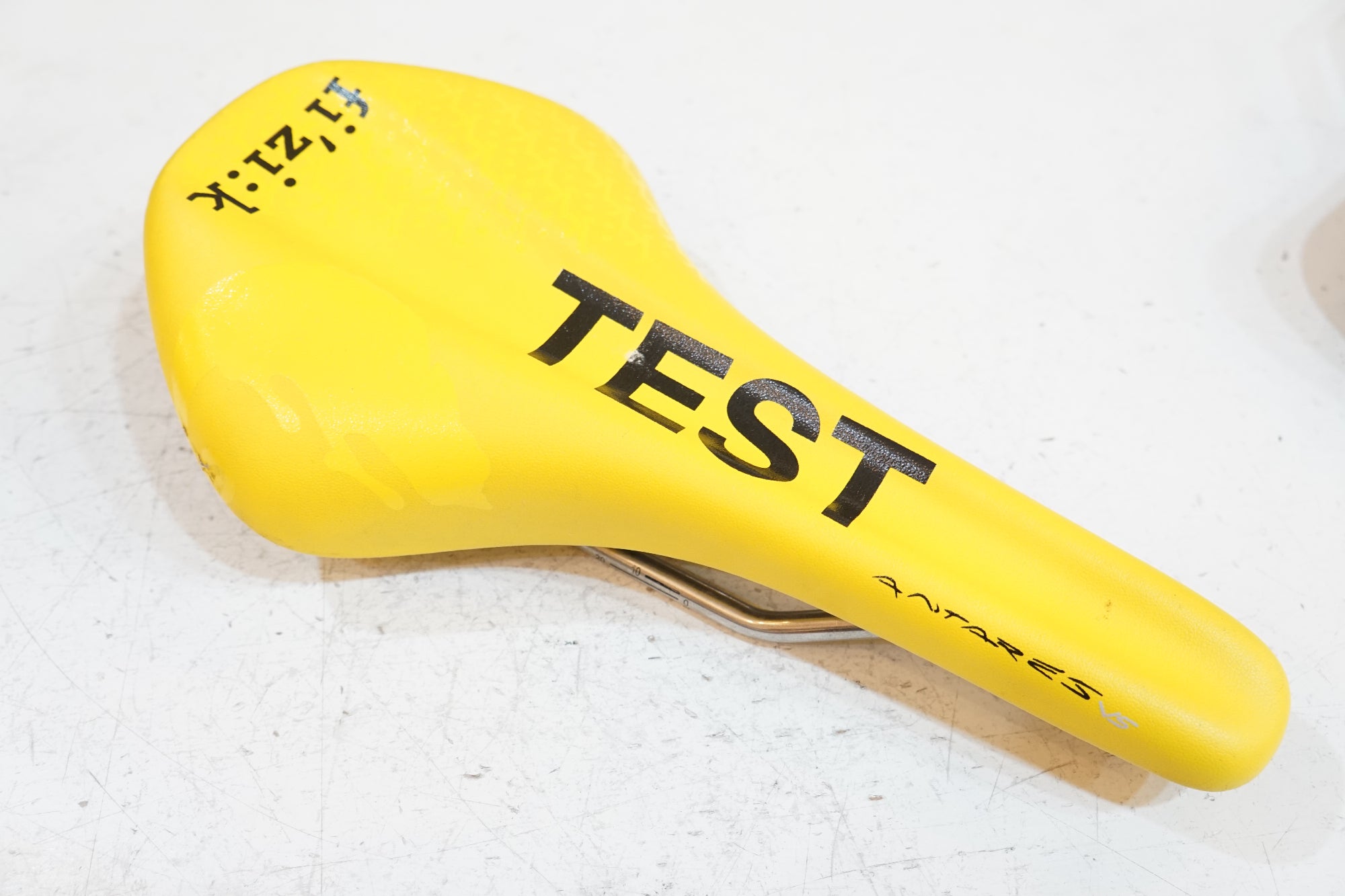 FIZIK 「フィジーク」 ANTARES VS TEST サドル / バイチャリ浦和ベース